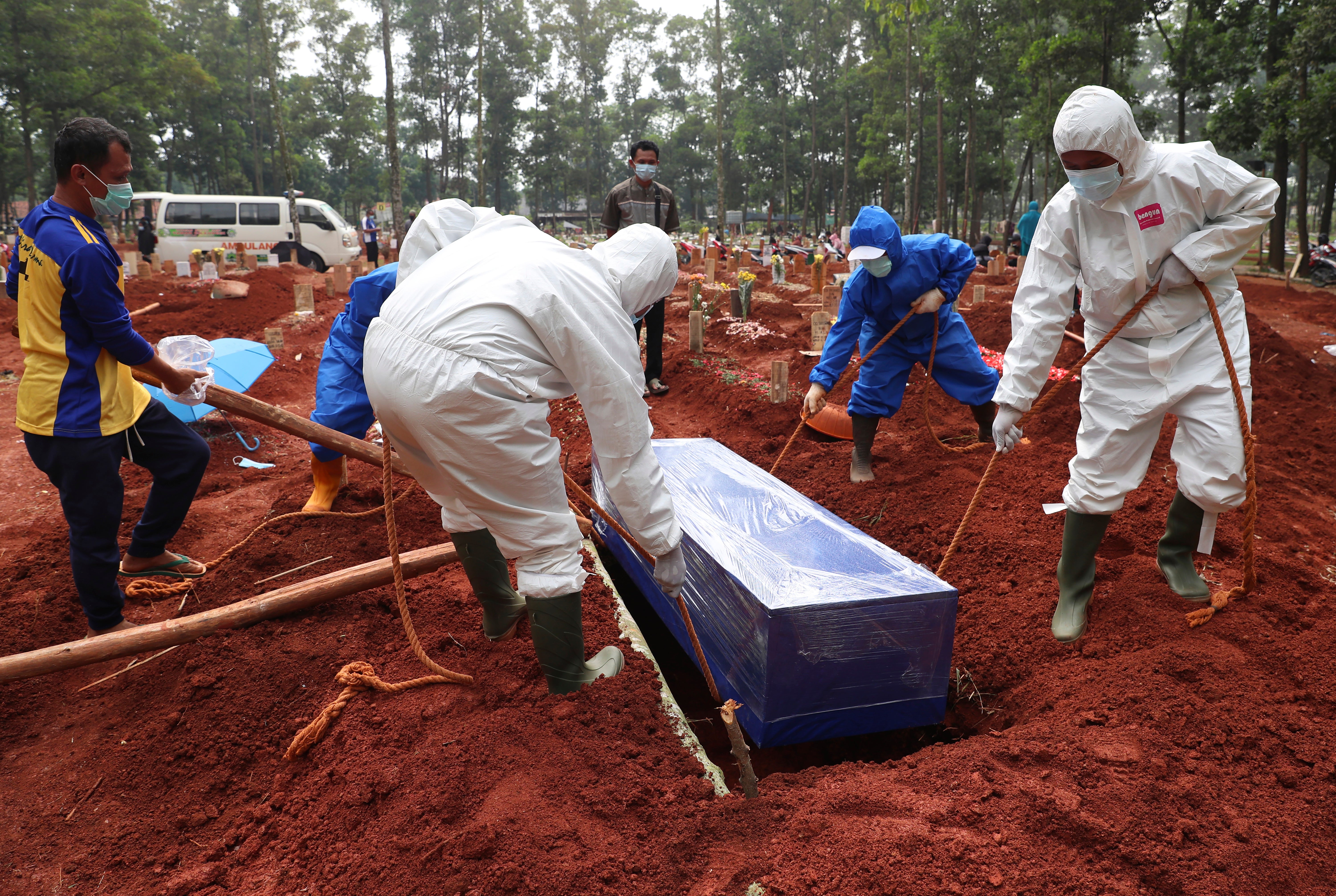 APTOPIX Virus Outbreak Indonesia