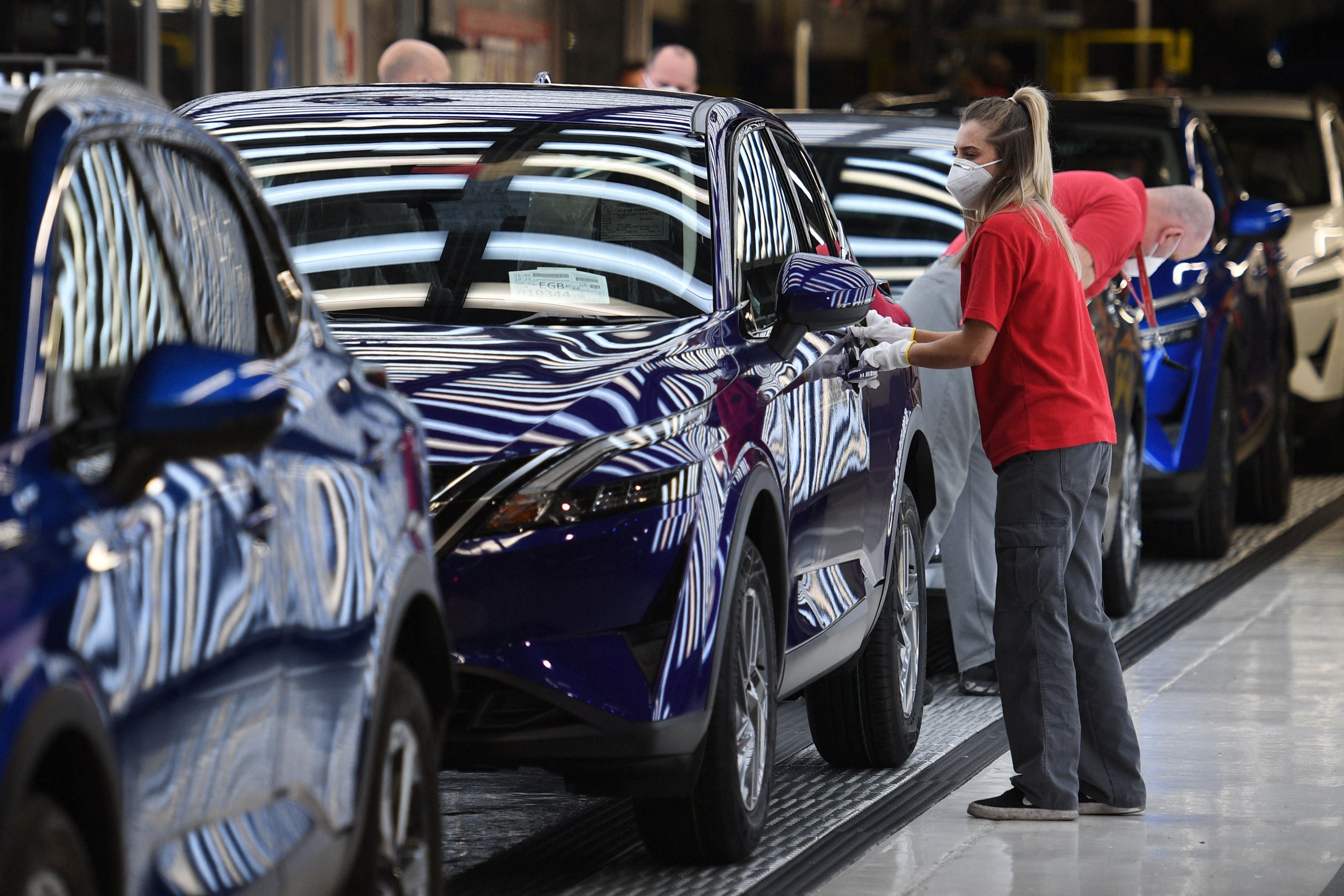 Up to 900 workers at the Nissan plant in Sunderland have been self-isolating