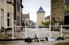 How are extreme weather events predicted?