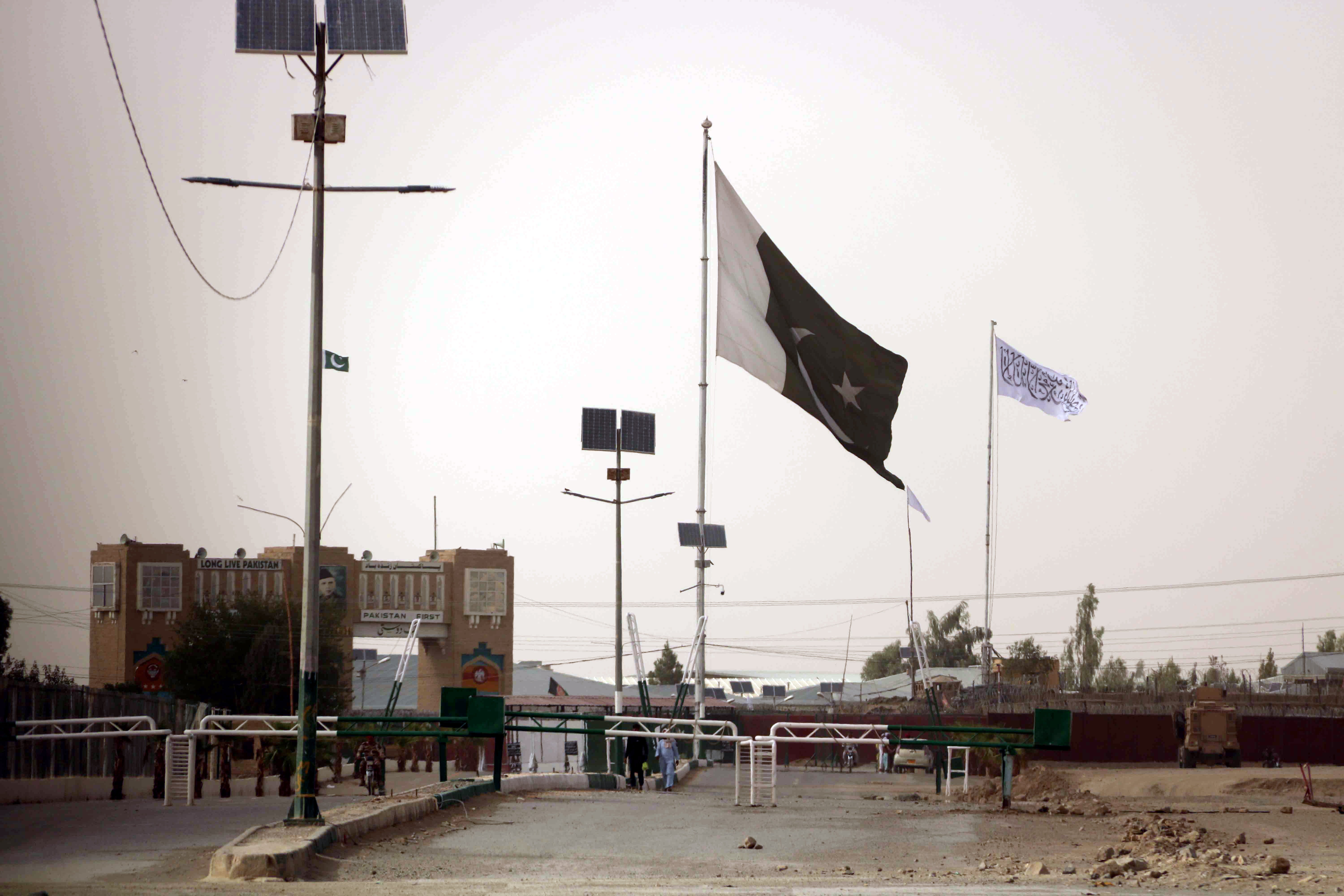 Taliban fighters captured a vital border crossing with Pakistan at Spin Boldak, in the southern Kandahar province of Afghanistan, officials reported on 14 July