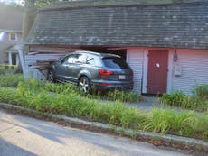 Teen crashes car into Abraham Lincoln’s historic family home after swerving to avoid hitting squirrel