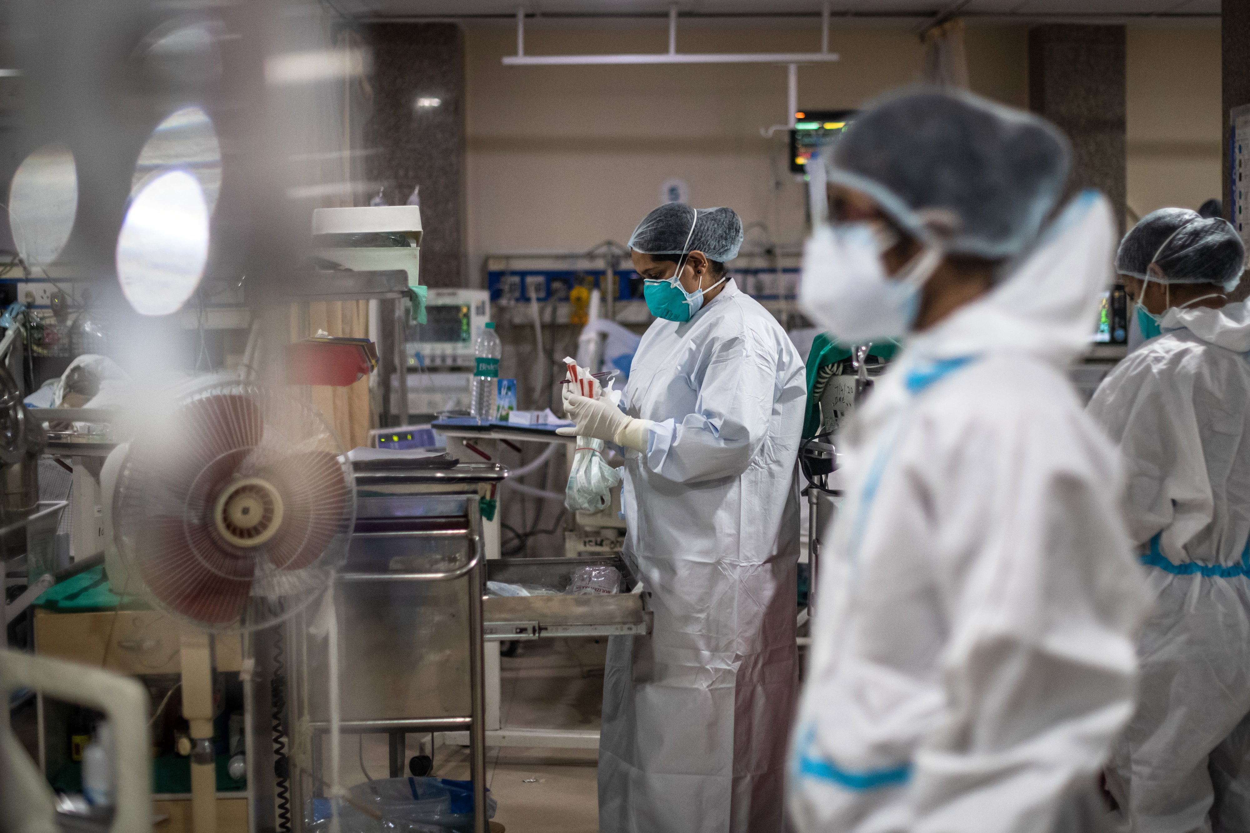 File: Medical staff attend to Covid-positive patients in the ICU ward of a hospital in Delhi on 6 May 2021