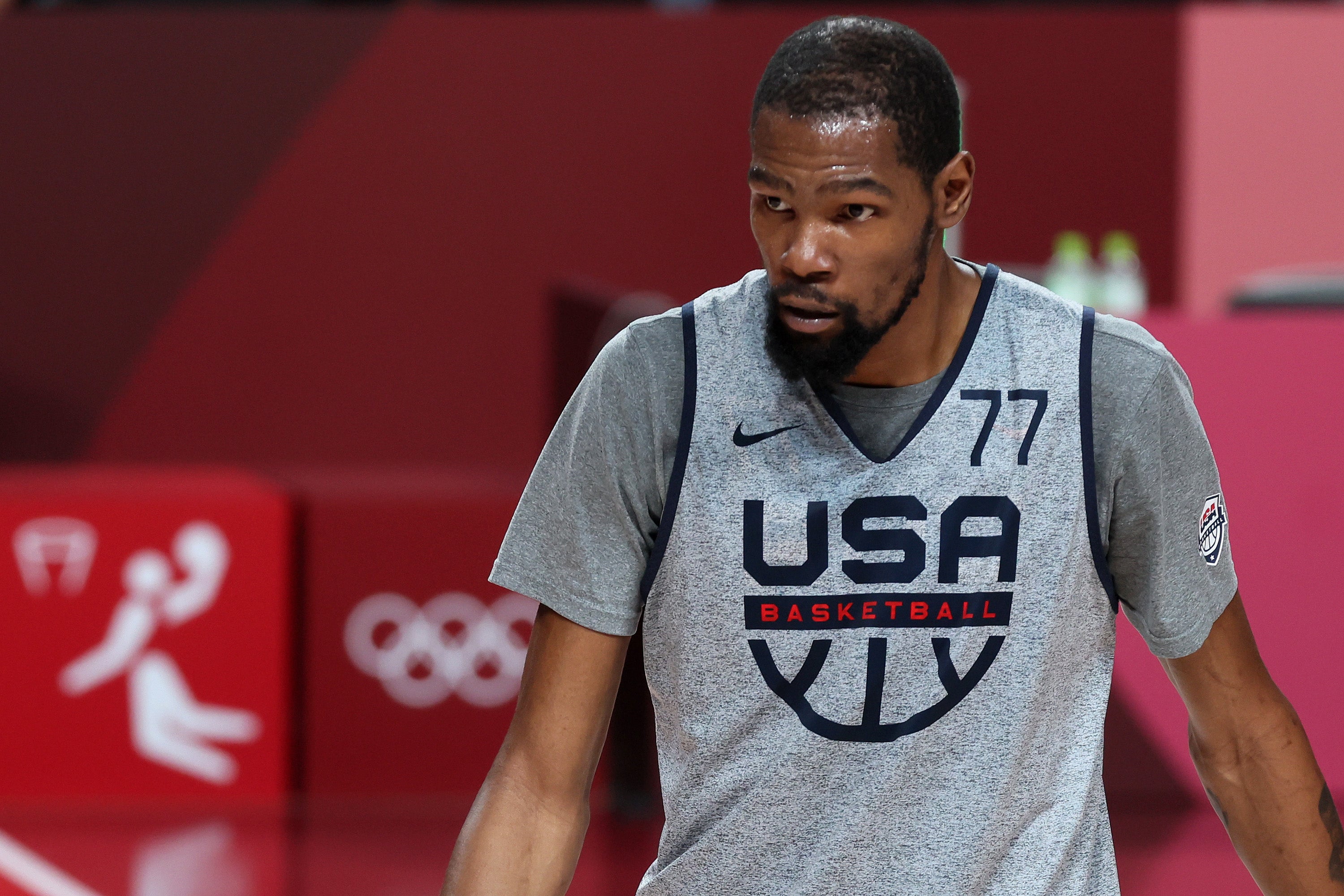 Kevin Durant practices at Saitama Super Arena