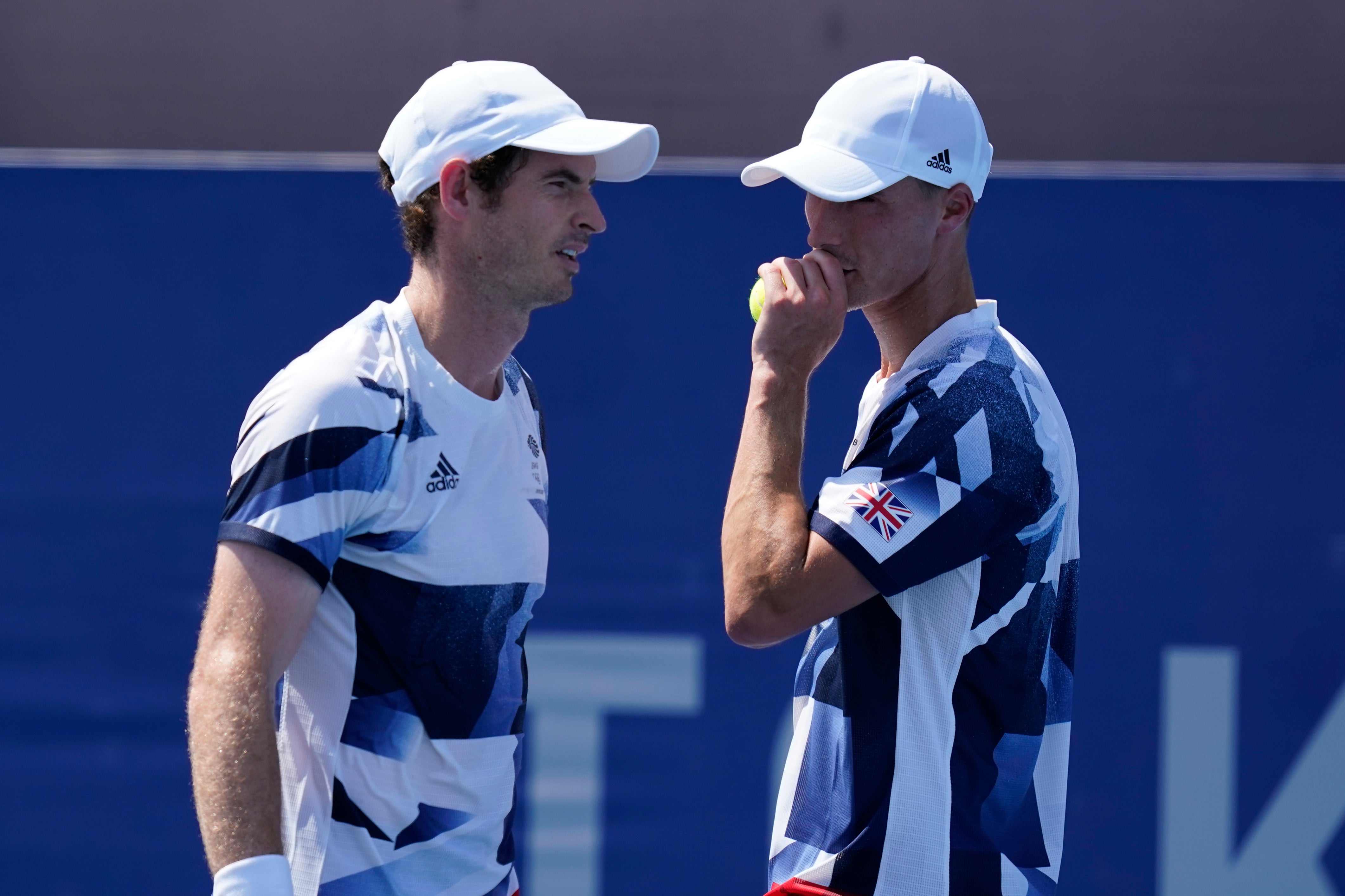 Andy Murray, left, and Joe Salisbury continued their winning run in Tokyo