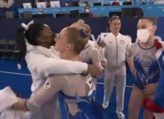 Simone Biles among first to congratulate ROC gymnastics team on winning gold after she withdrew from final