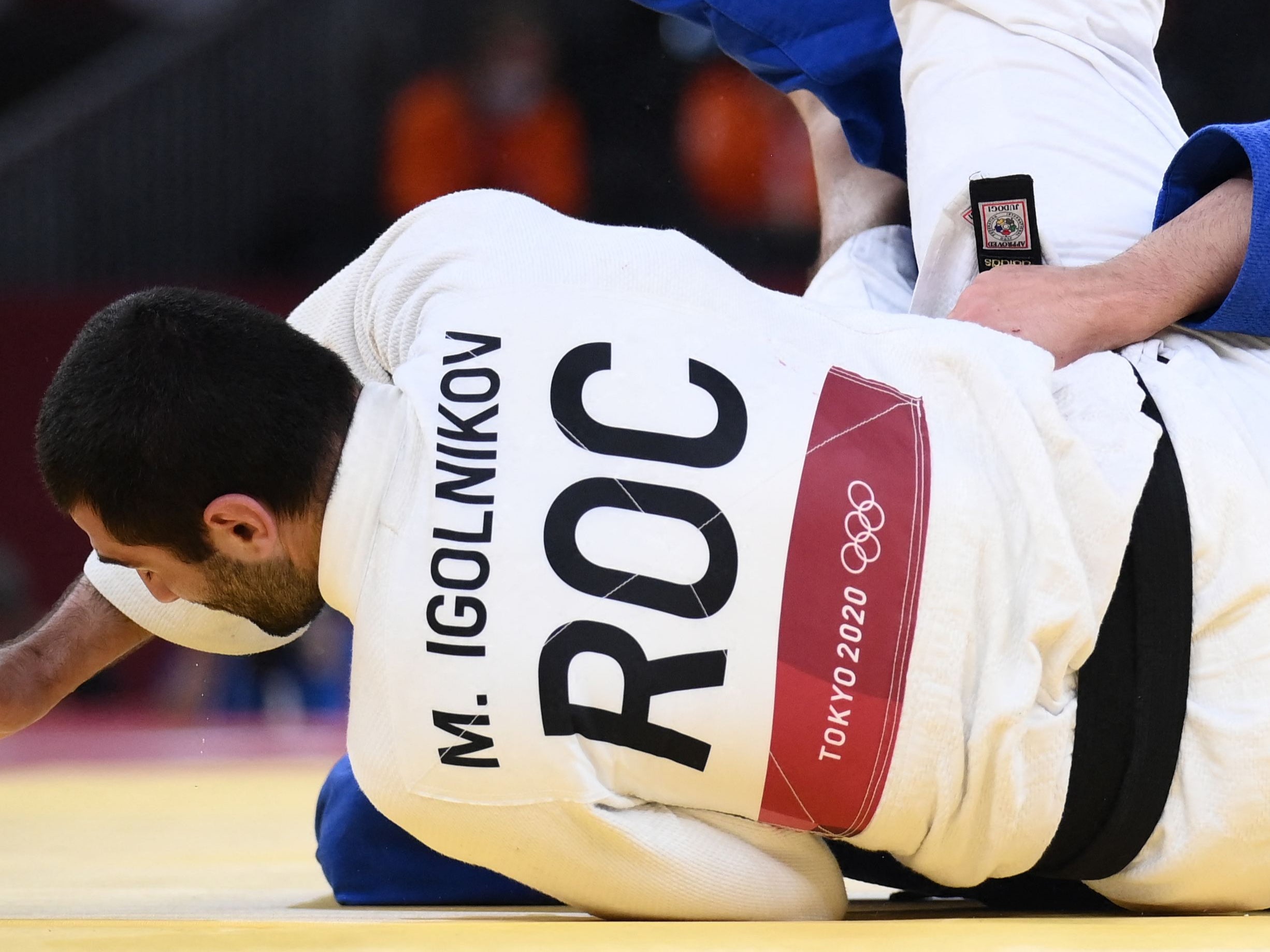 The ROC’s Mikhail Igolnikov competes in the judo men’s -90kg semifinal