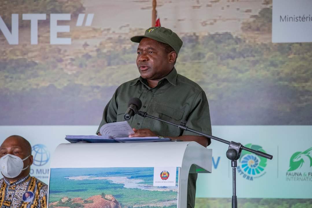 President Nyusi at The Giants Club signing ceremony in Niassa Special Reserve