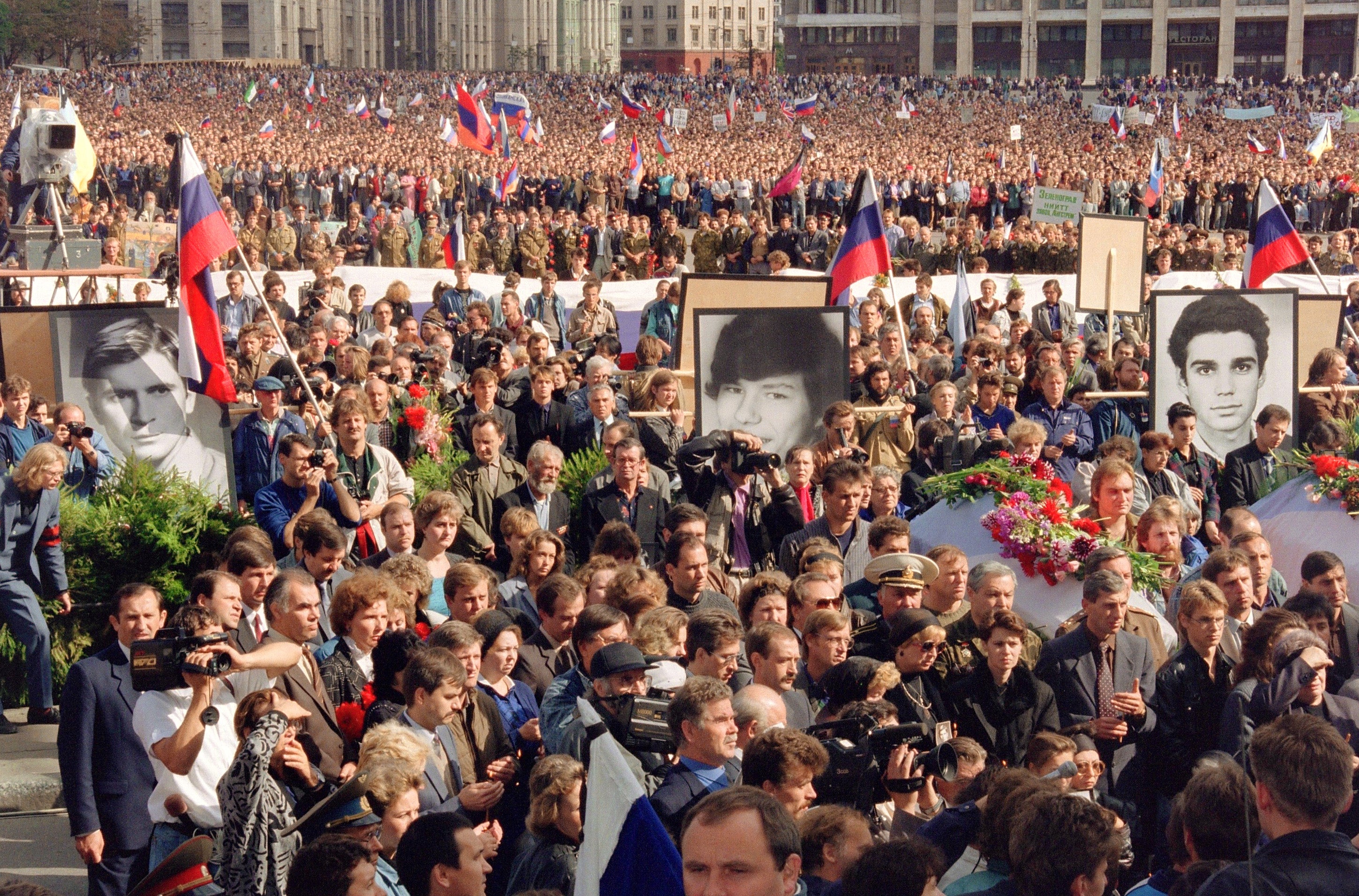 24 August 1991: a crowd gathers for the funeral procession of three civilians killed during the failed military coup