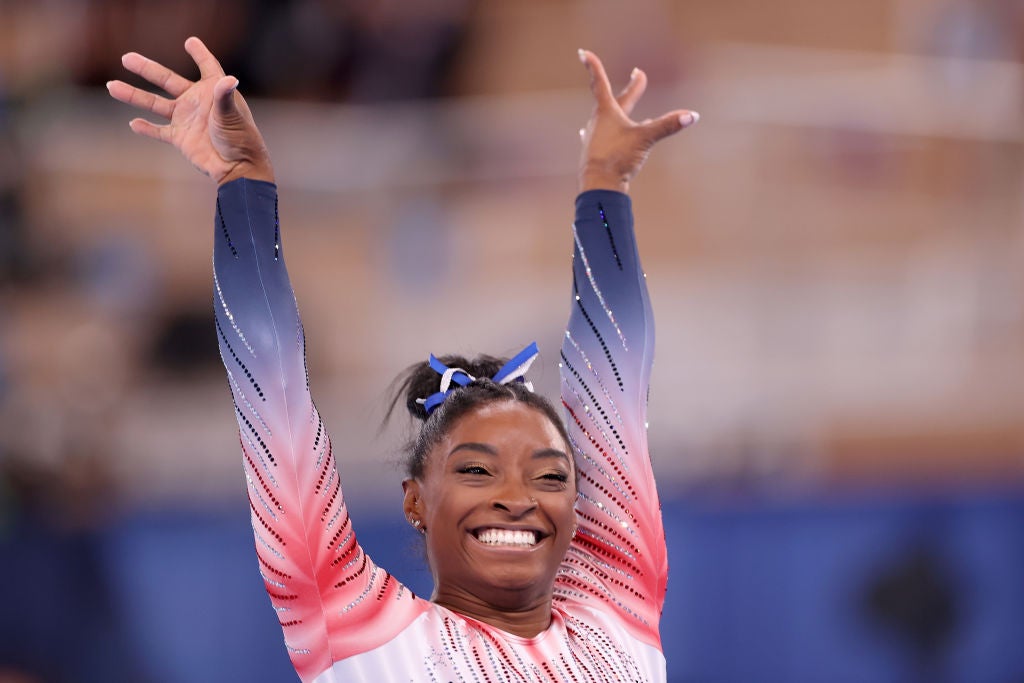 Simone Biles wins bronze in the beam final at Tokyo 2020