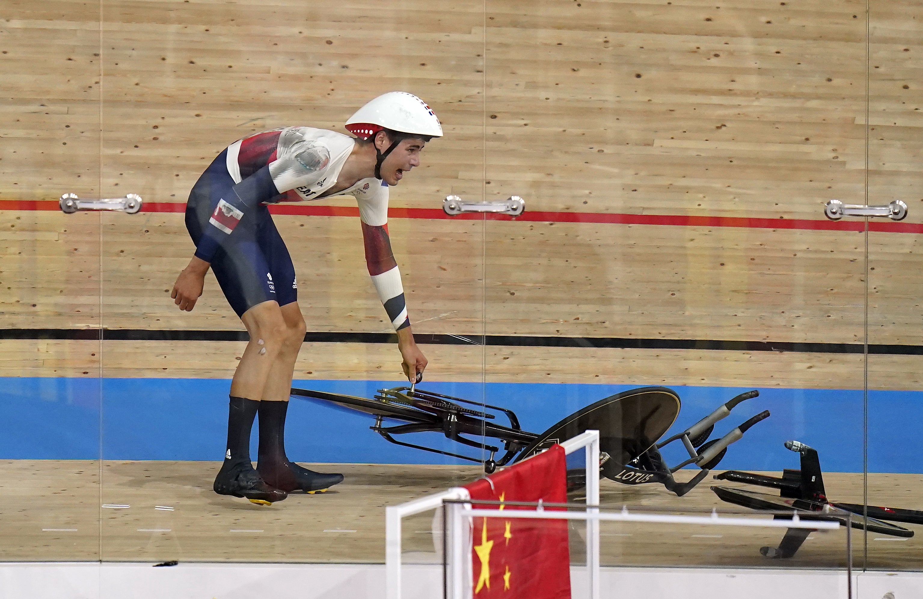 Charlie Tanfield crashed in the velodrome (Danny Lawson/PA)