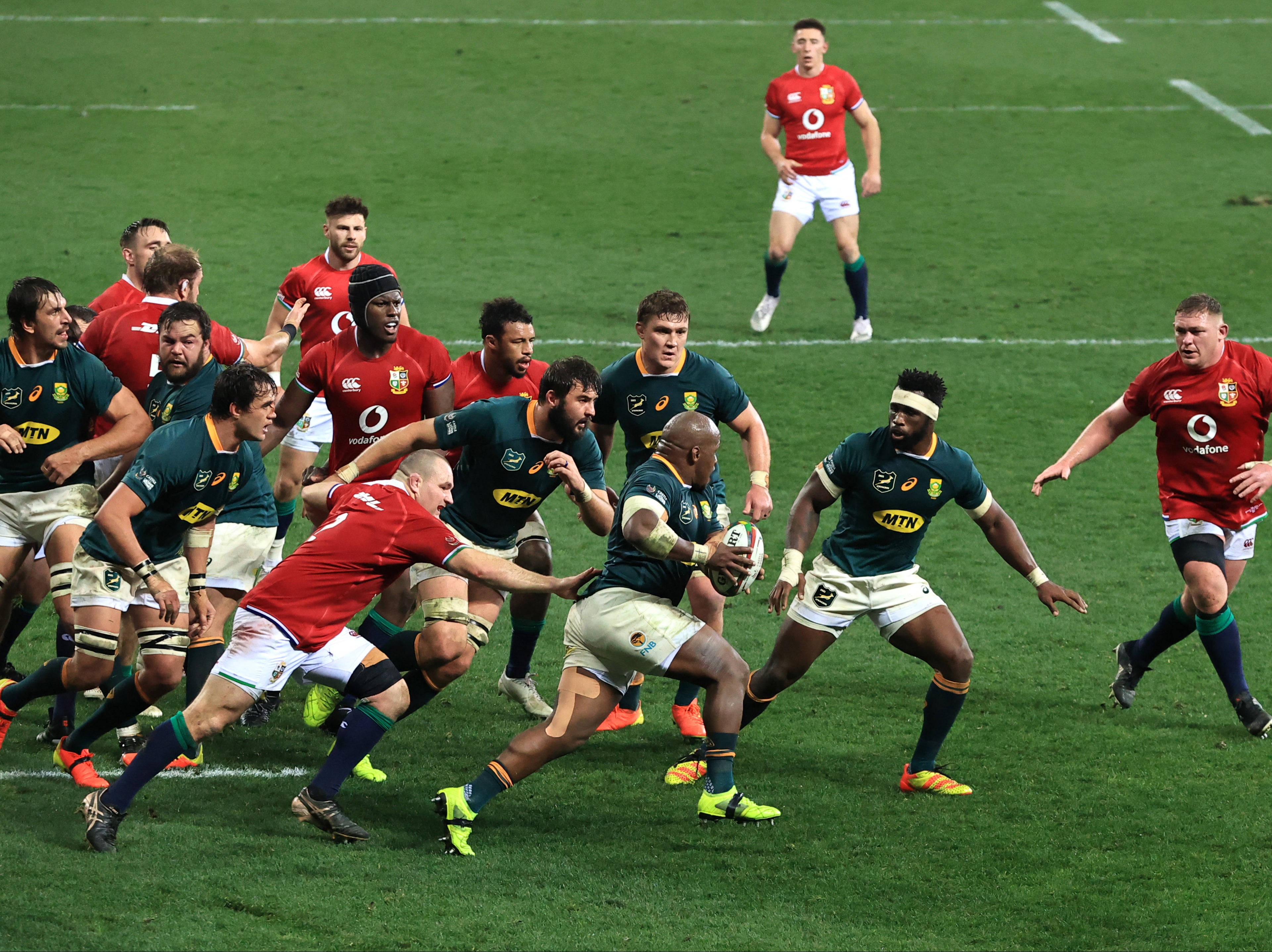 Bongi Mbonambi of South Africa breaks with the ball