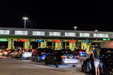 Canadian border opens to vaccinated Americans but US refuses to let tourists in