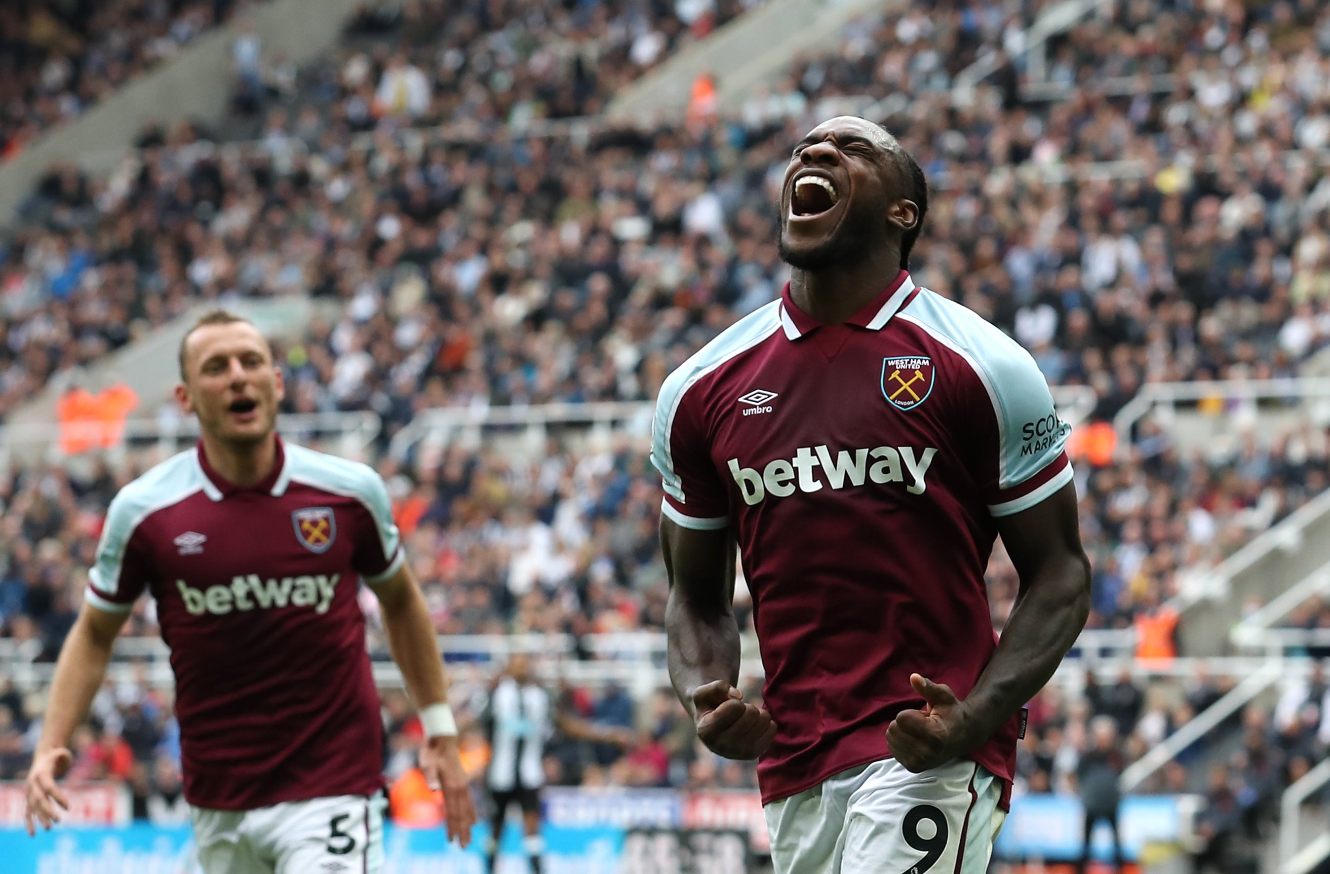 Michail Antonio of West Ham United celebrates