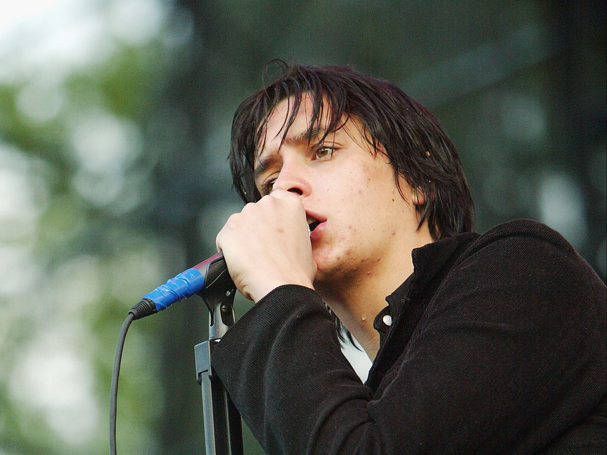 The Strokes’ lead singer, Julian Casablancas, playing Atlanta in 2004