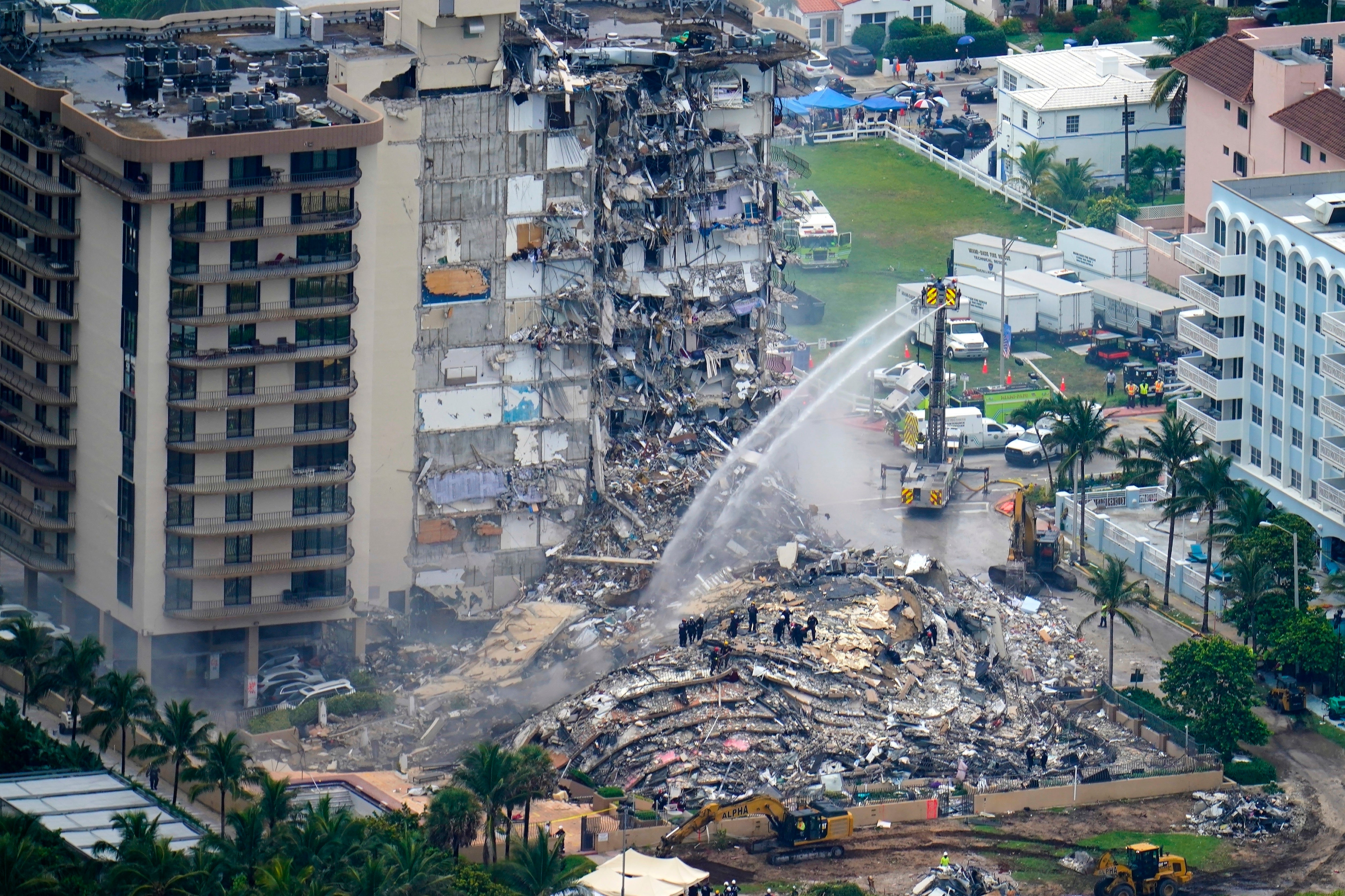 Mayor of Florida town where tragic condo collapse occurred has told the residents of building he owns to evacuate for safety checks