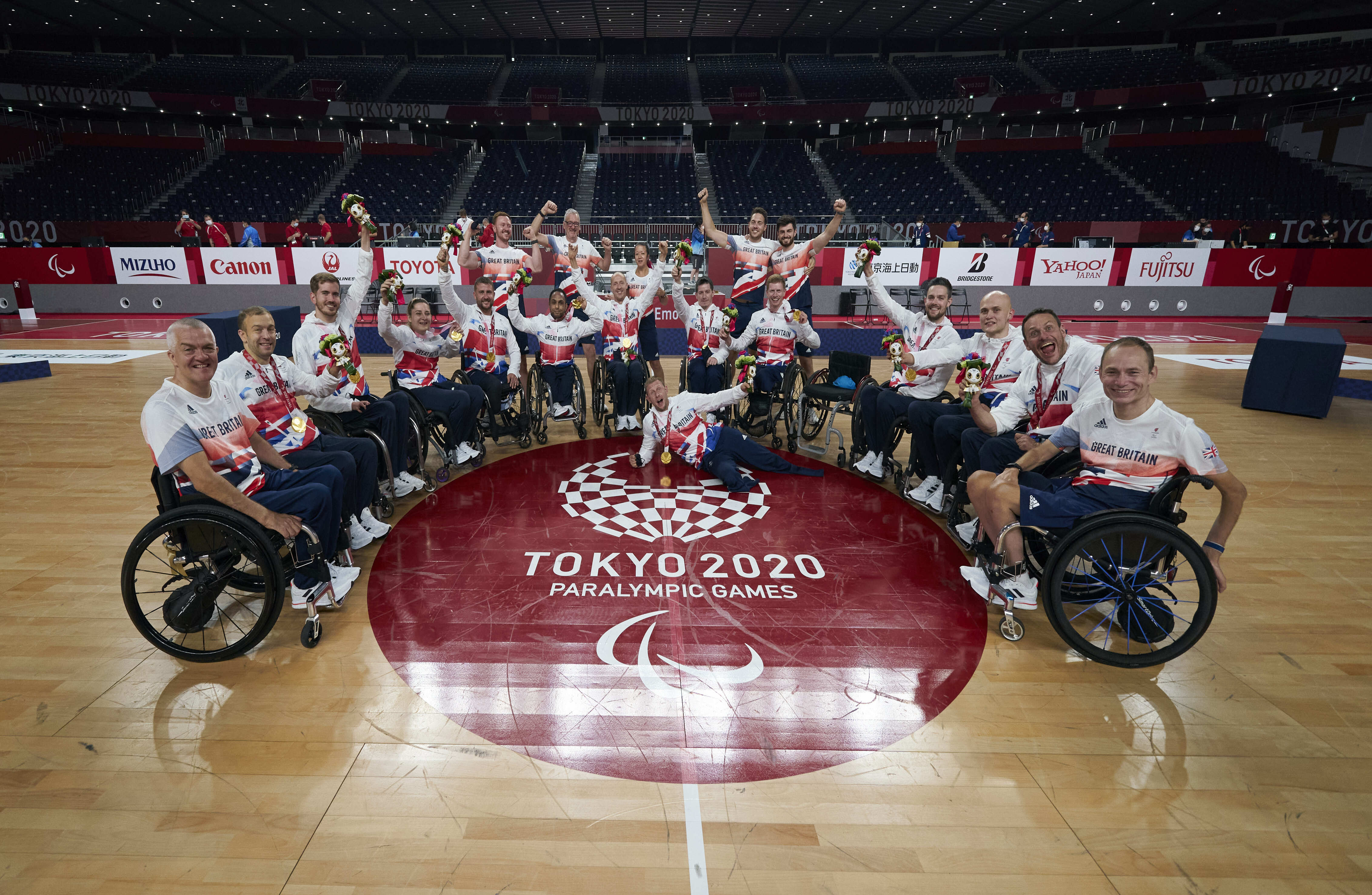 Great Britain’s wheelchair rugby team celebrate gold (imagecommsralympicsGB)