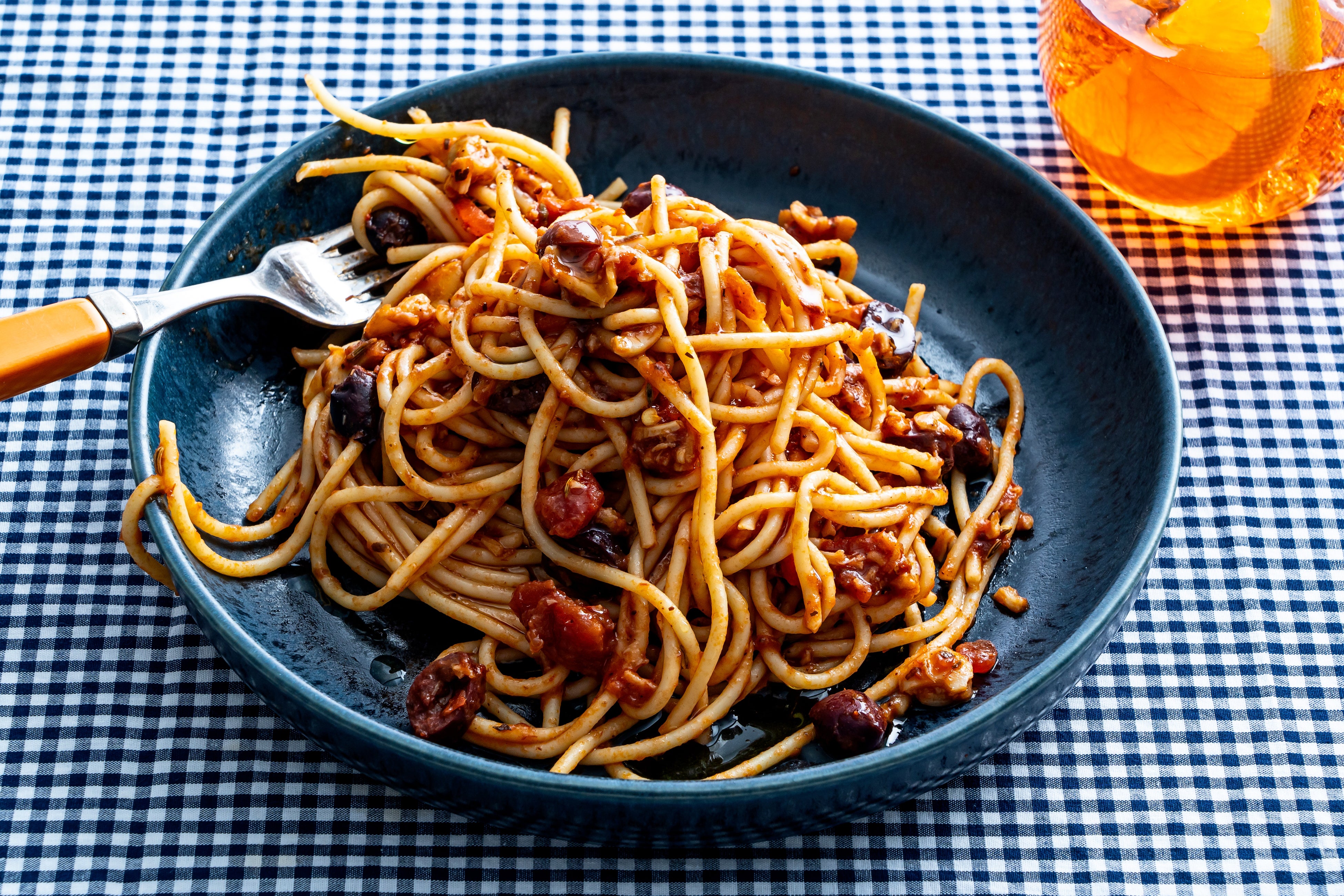 In this recipe, that clam flavour is added to your favourite jar of tomato sauce for convenience sake, but you could instead make a marinara from scratch