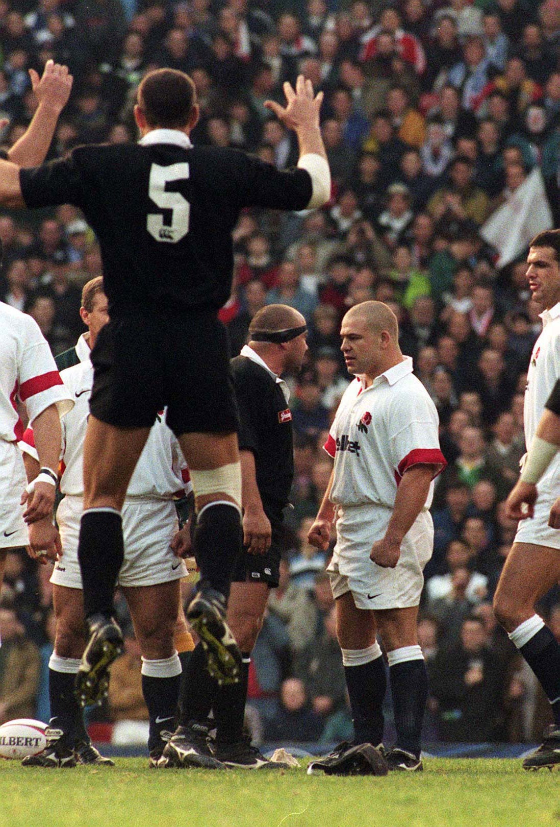 Richard Cockerill famously facing down the New Zealand ‘Haka’ in 1997 (John Giles/PA)