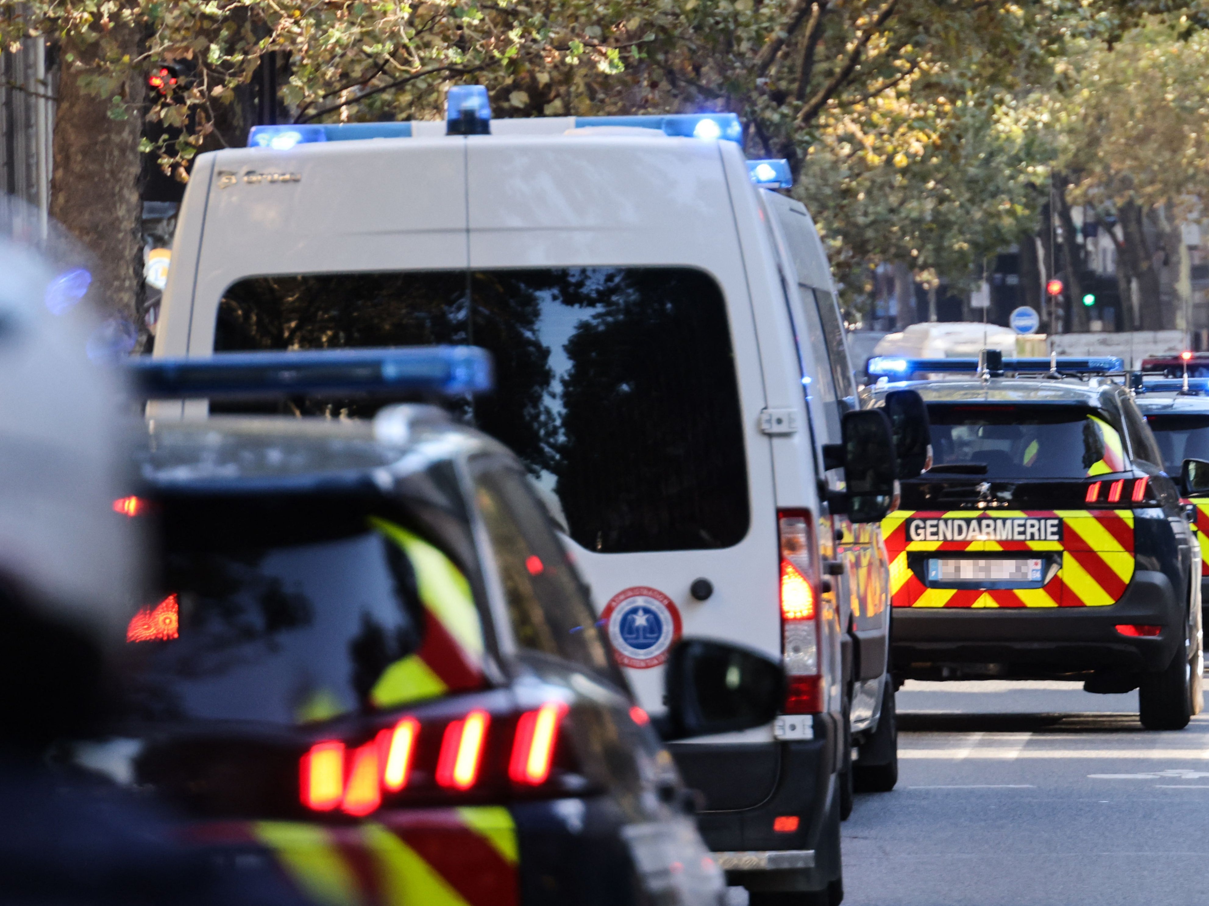 Convoy believed to be carrying prime suspect in attack heads to court