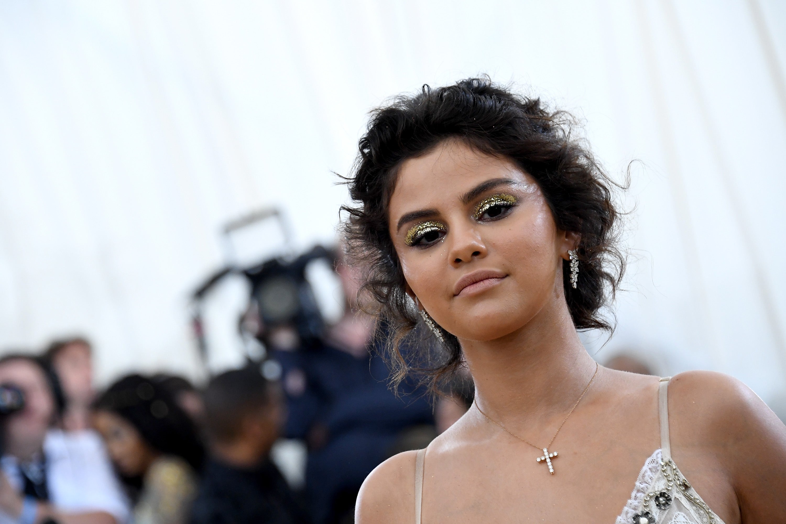 Selena Gomez reflects on tanning mishap at 2018 Met Gala