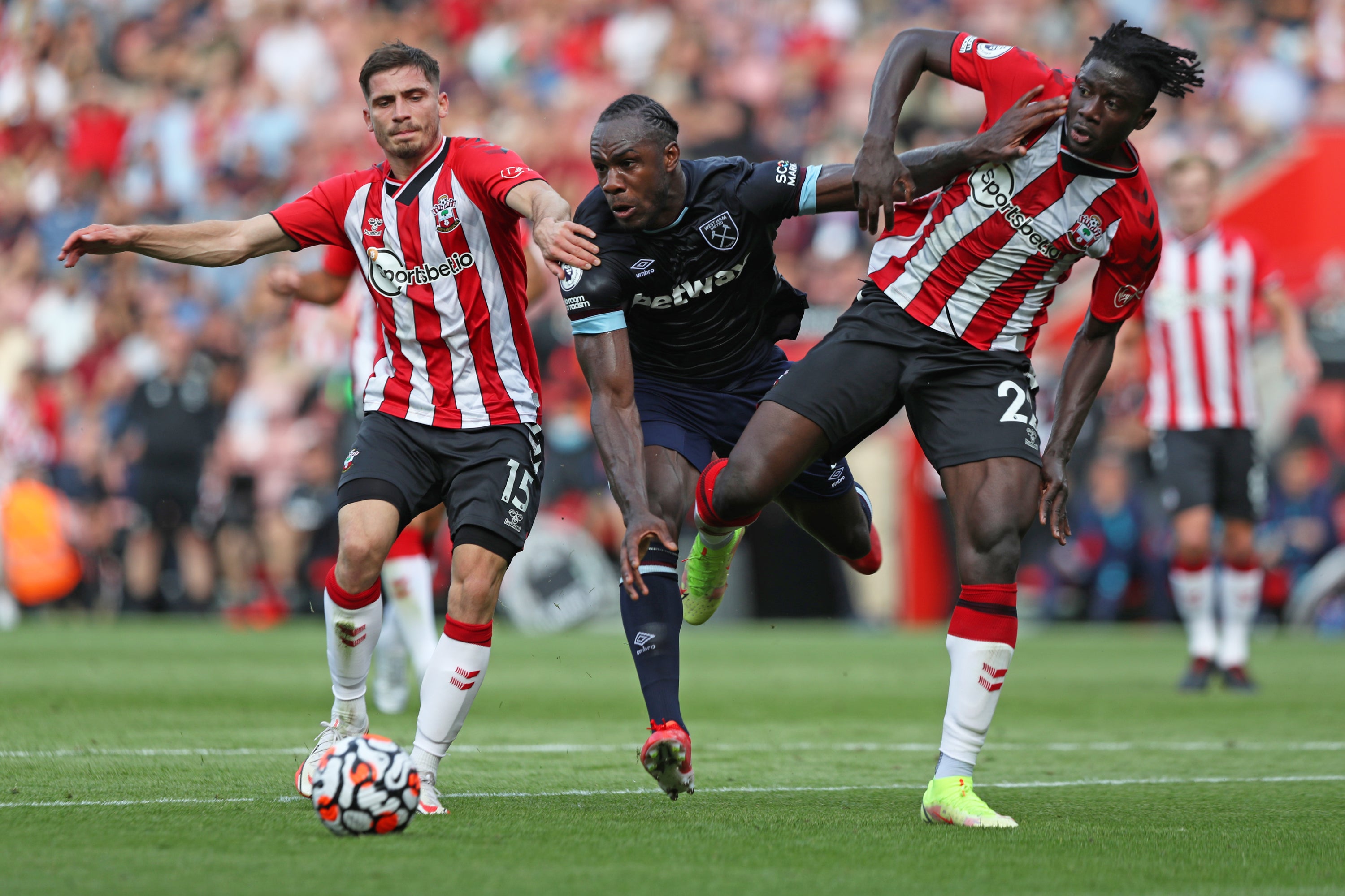 Michail Antonio, centre, had a frustrating afternoon (Kieran Cleeves/PA)