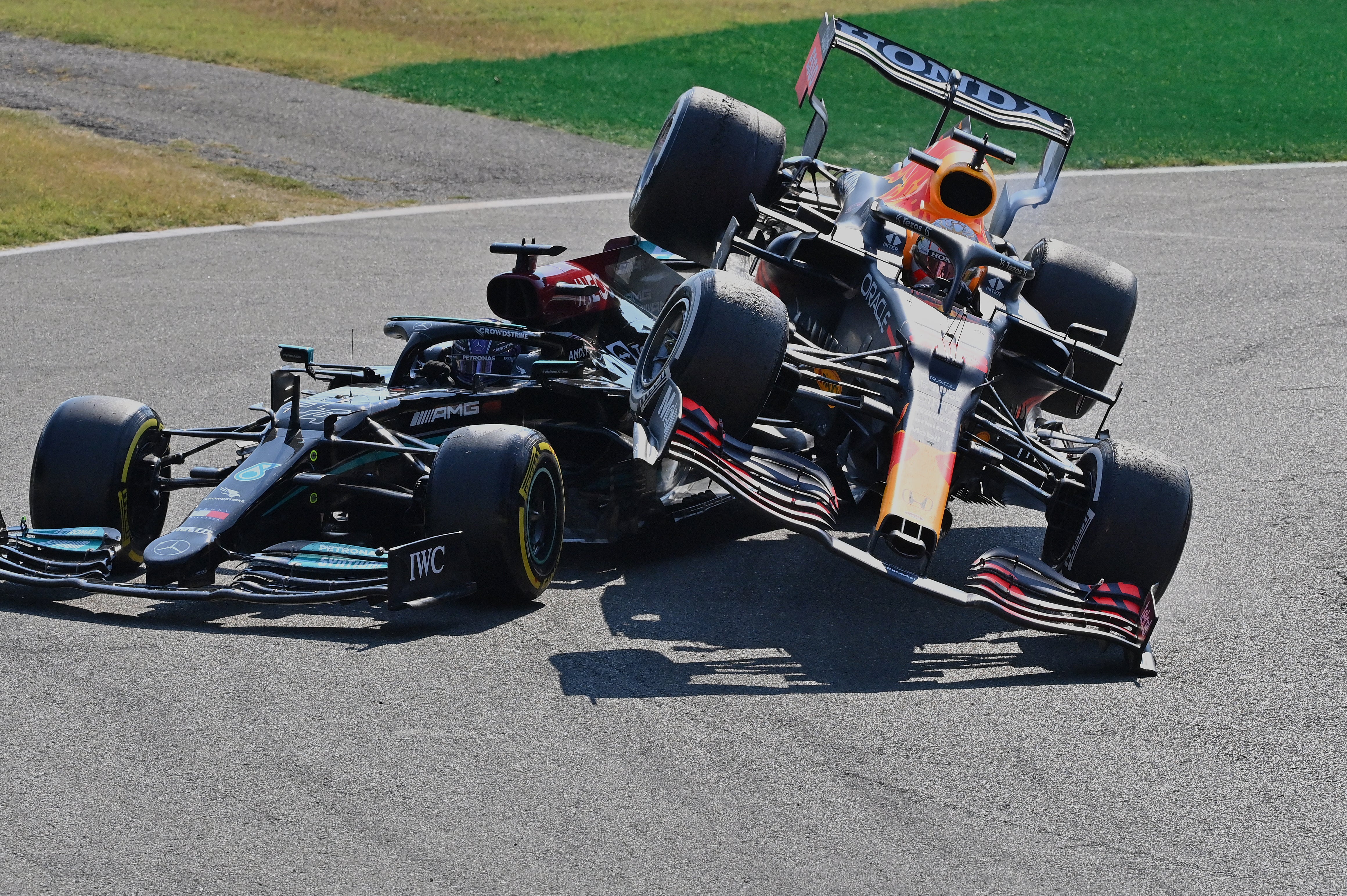 Hamilton and Verstappen collide midway through the race