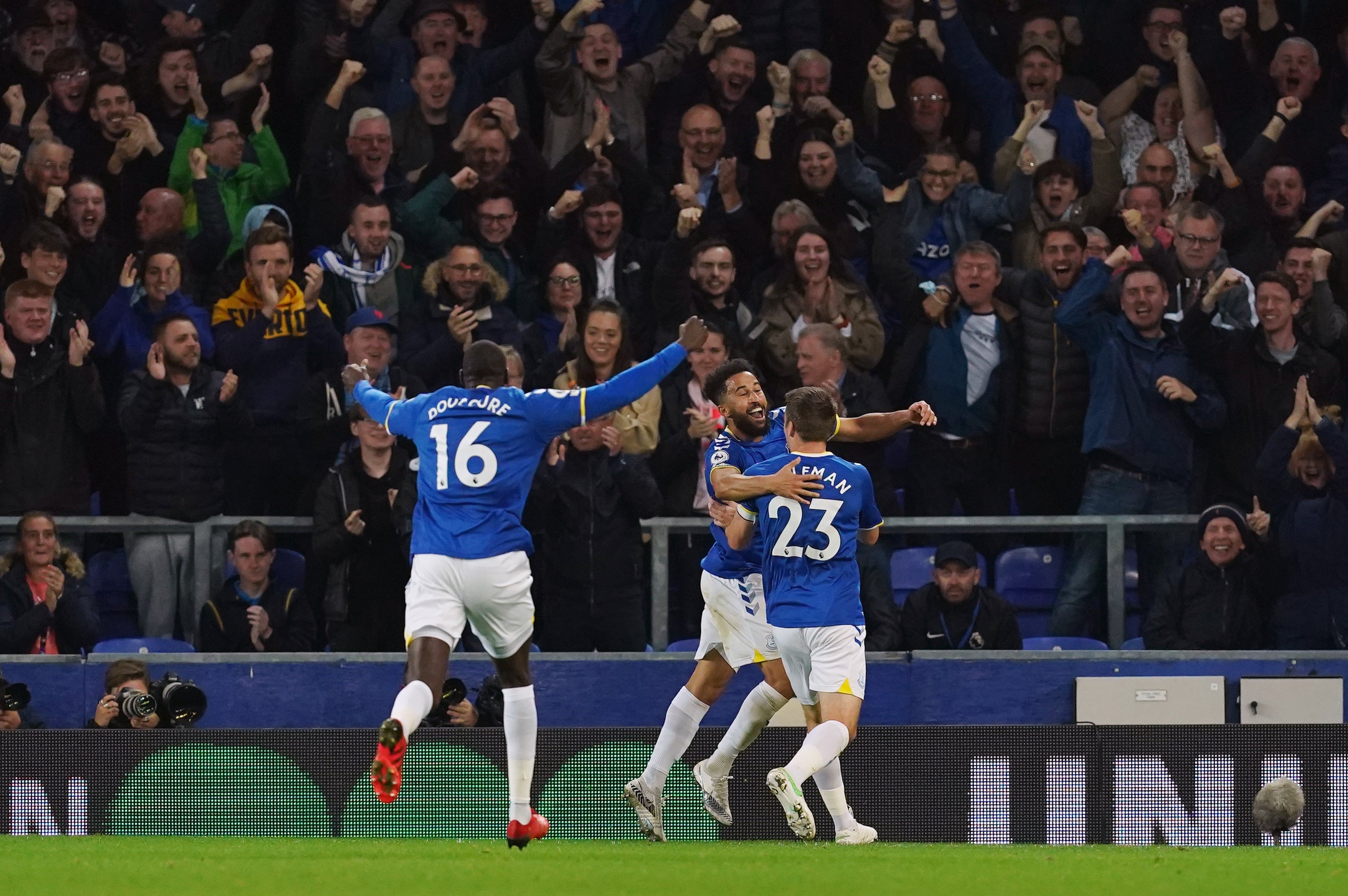 Andros Townsend celebrates scoring Everton’s second goal