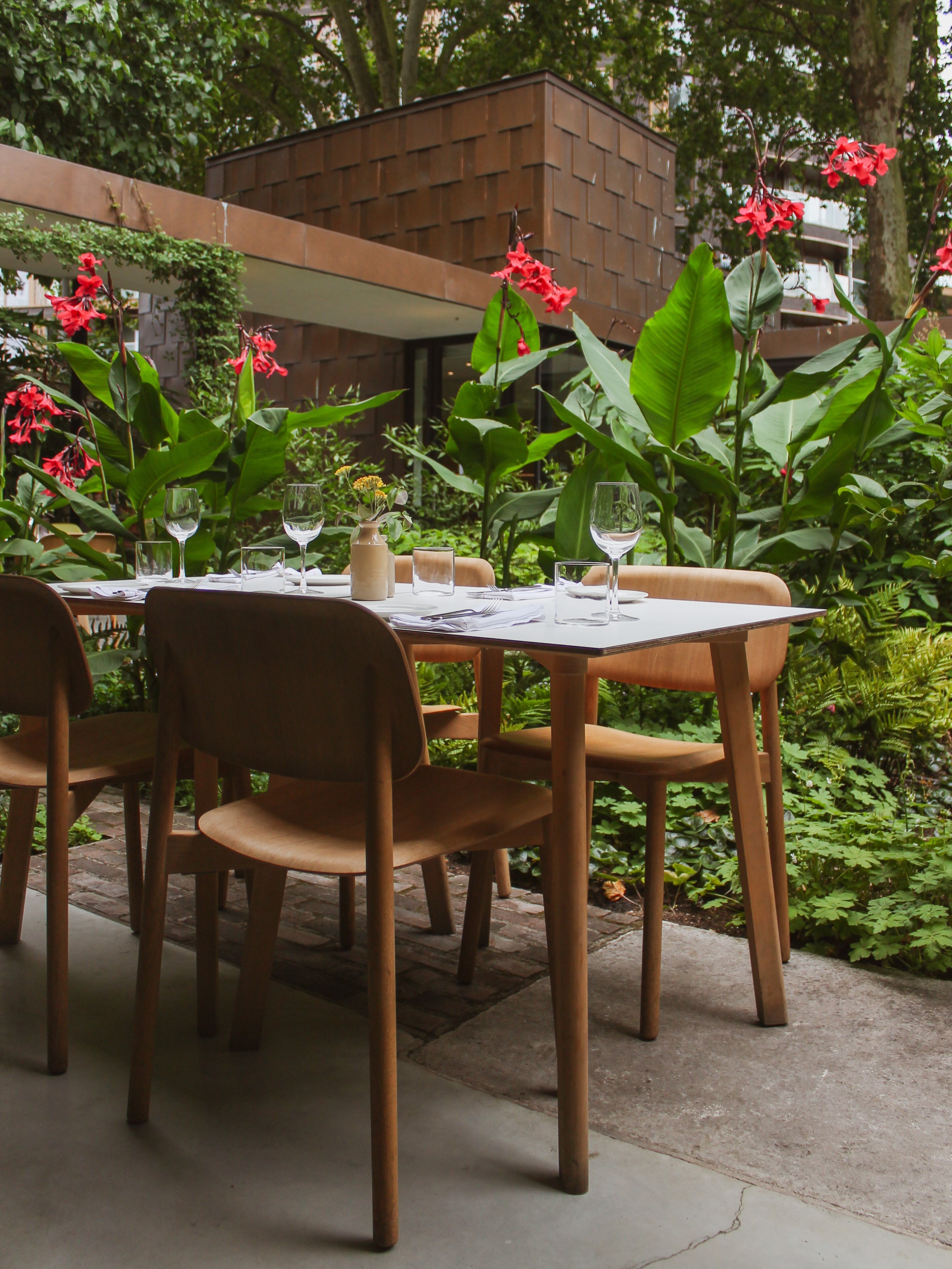 The revamped cafe is now a lovely, airy space built around the museum’s internal courtyard