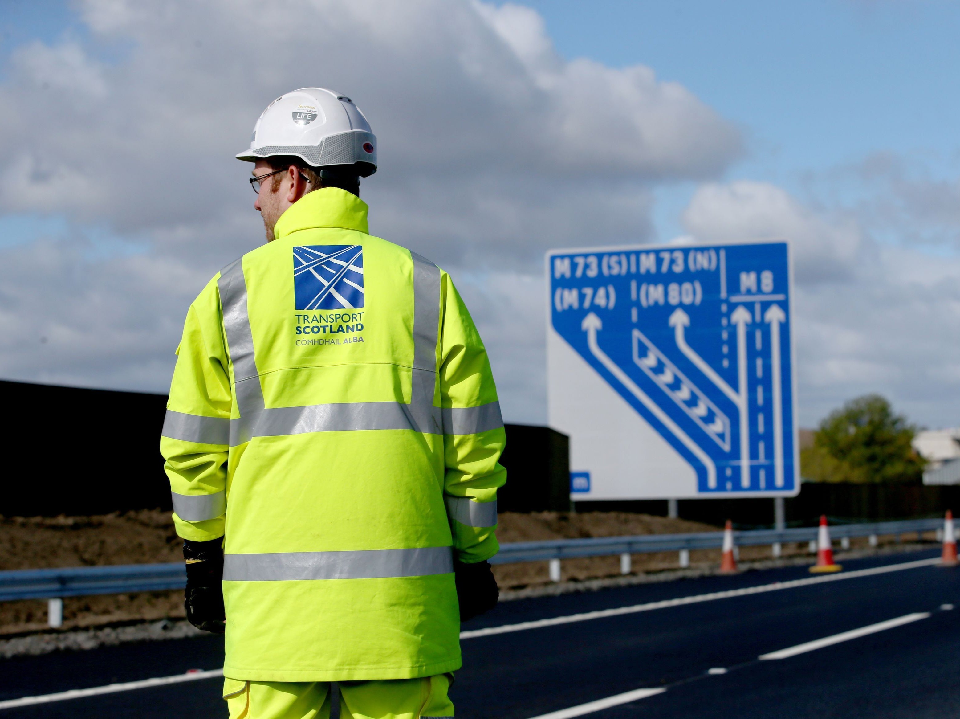An Audi Q7 left the westbound carriageway near junction 31