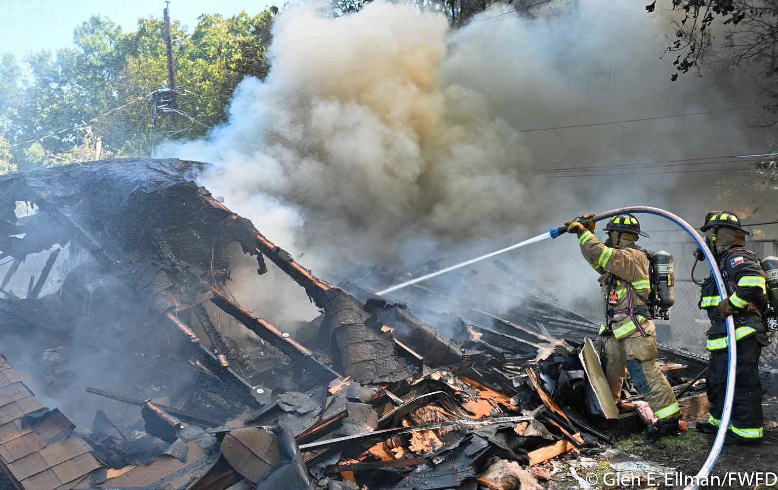 Two Navy pilots were injured after ejecting as their plane crashed in the North Texas neighbourhood of Lake Worth