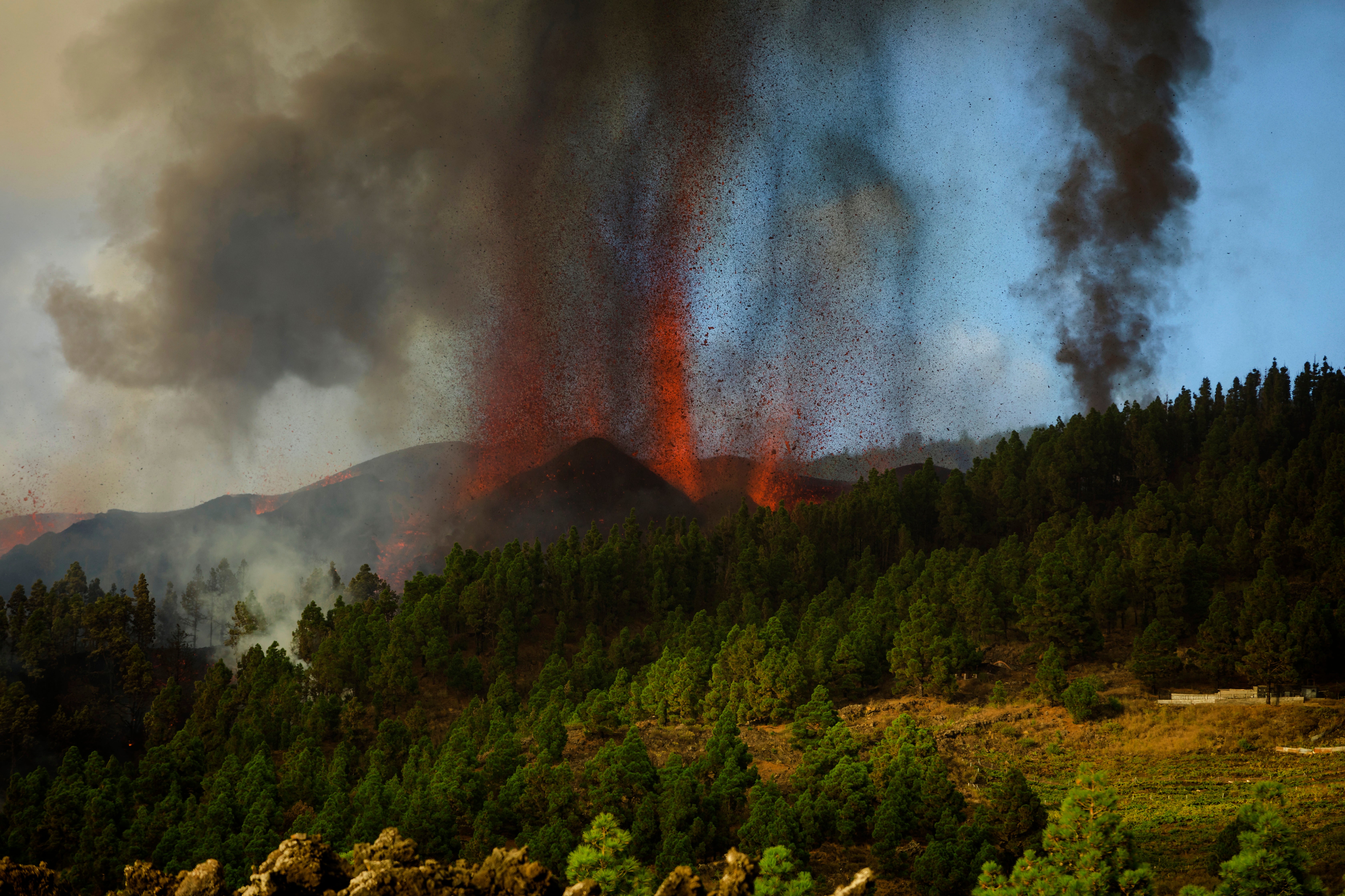 APTOPIX Spain Volcano