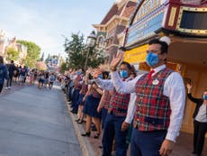 Thousands sue Disneyland over low pay