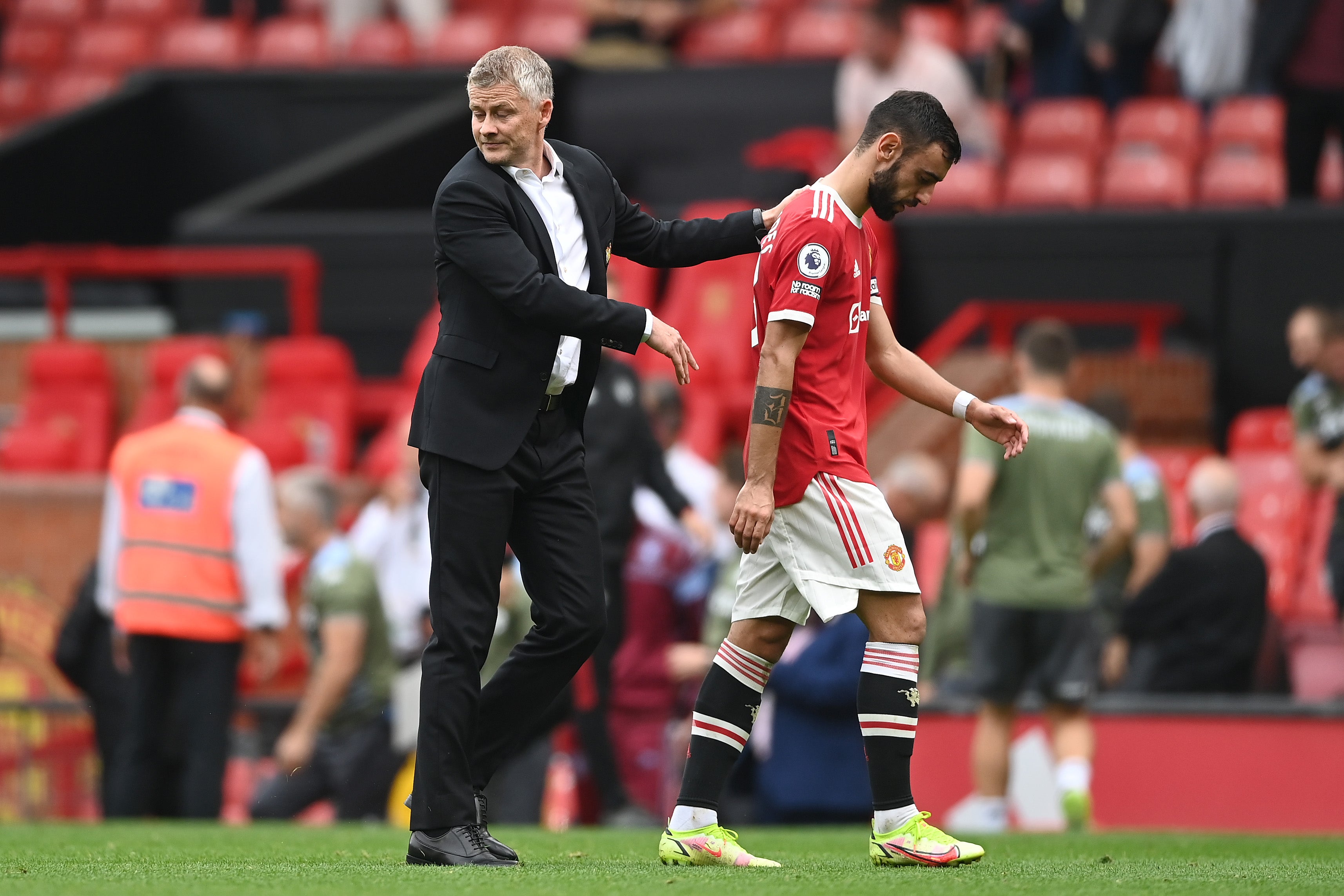 United coach Ole Gunnar Solskjaer consoles Fernandes at full-time