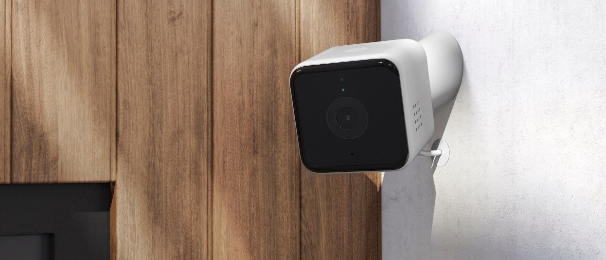 The HomeShield app links to outdoor and indoor cameras, live streaming to your smartphone, tablet or Apple Watch