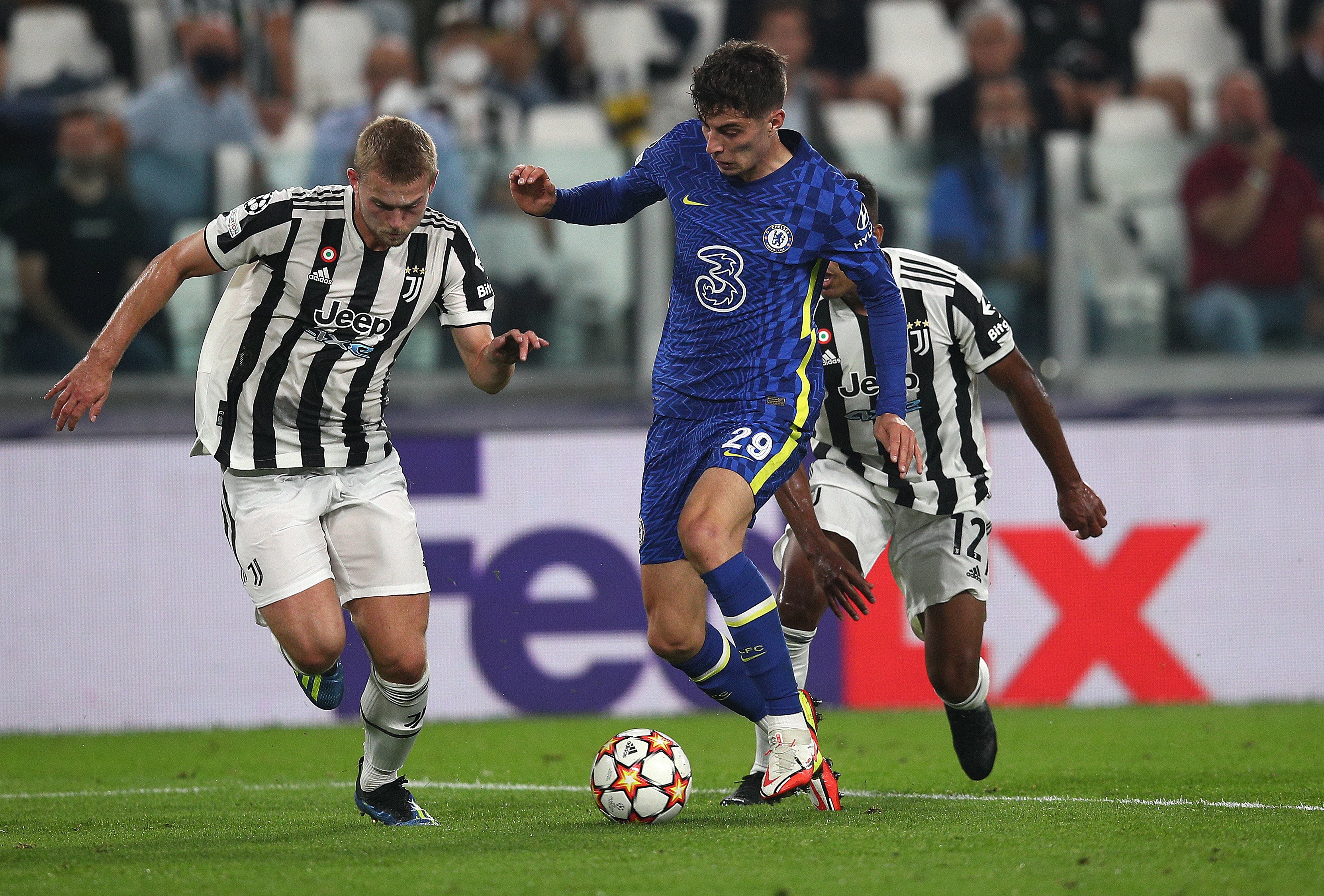 Kai Havertz of Chelsea battles for possession with Matthijs de Ligt of Juventus