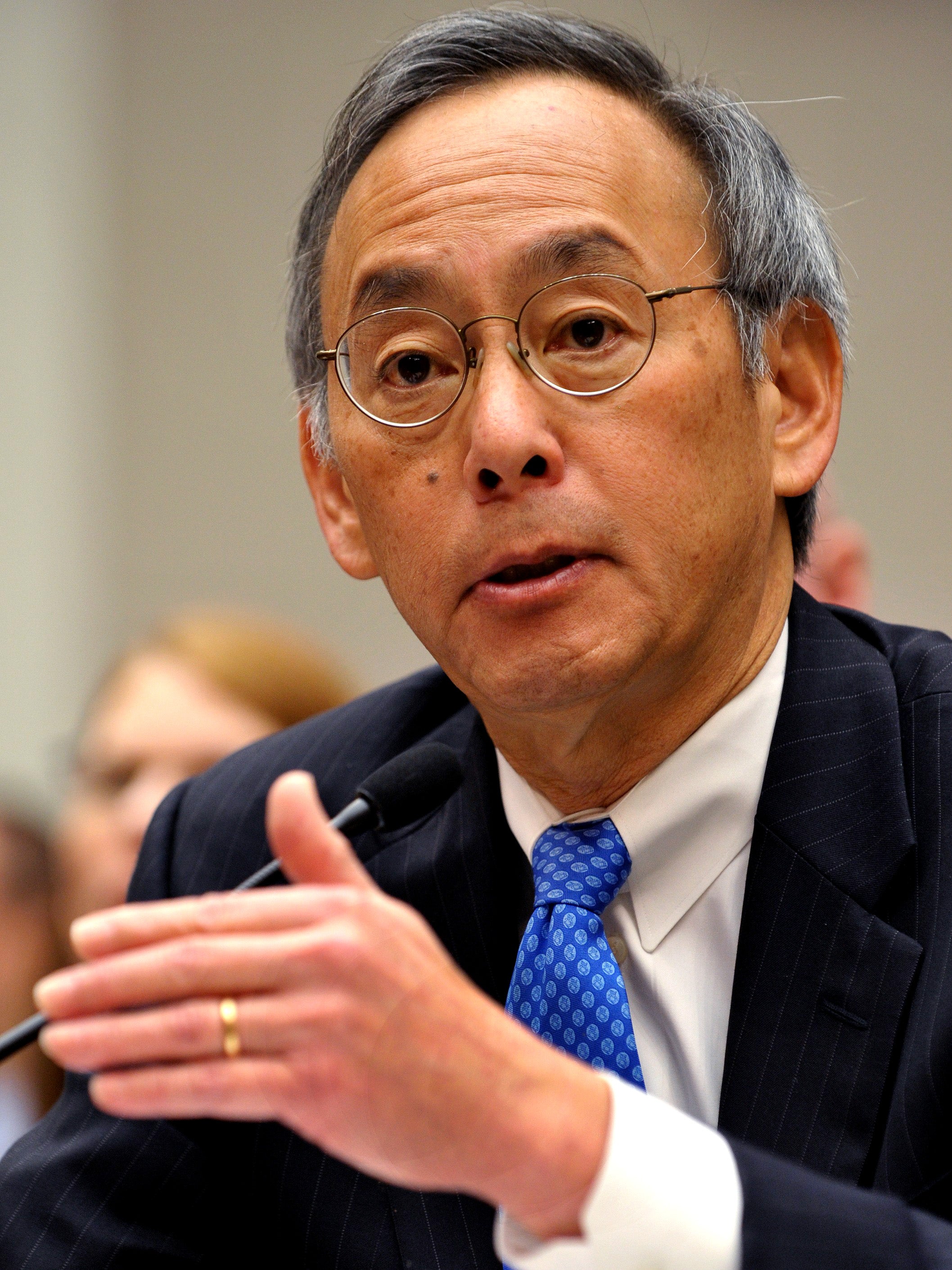 Steven Chu has compared the global economy to an unsustainable pyramid scheme