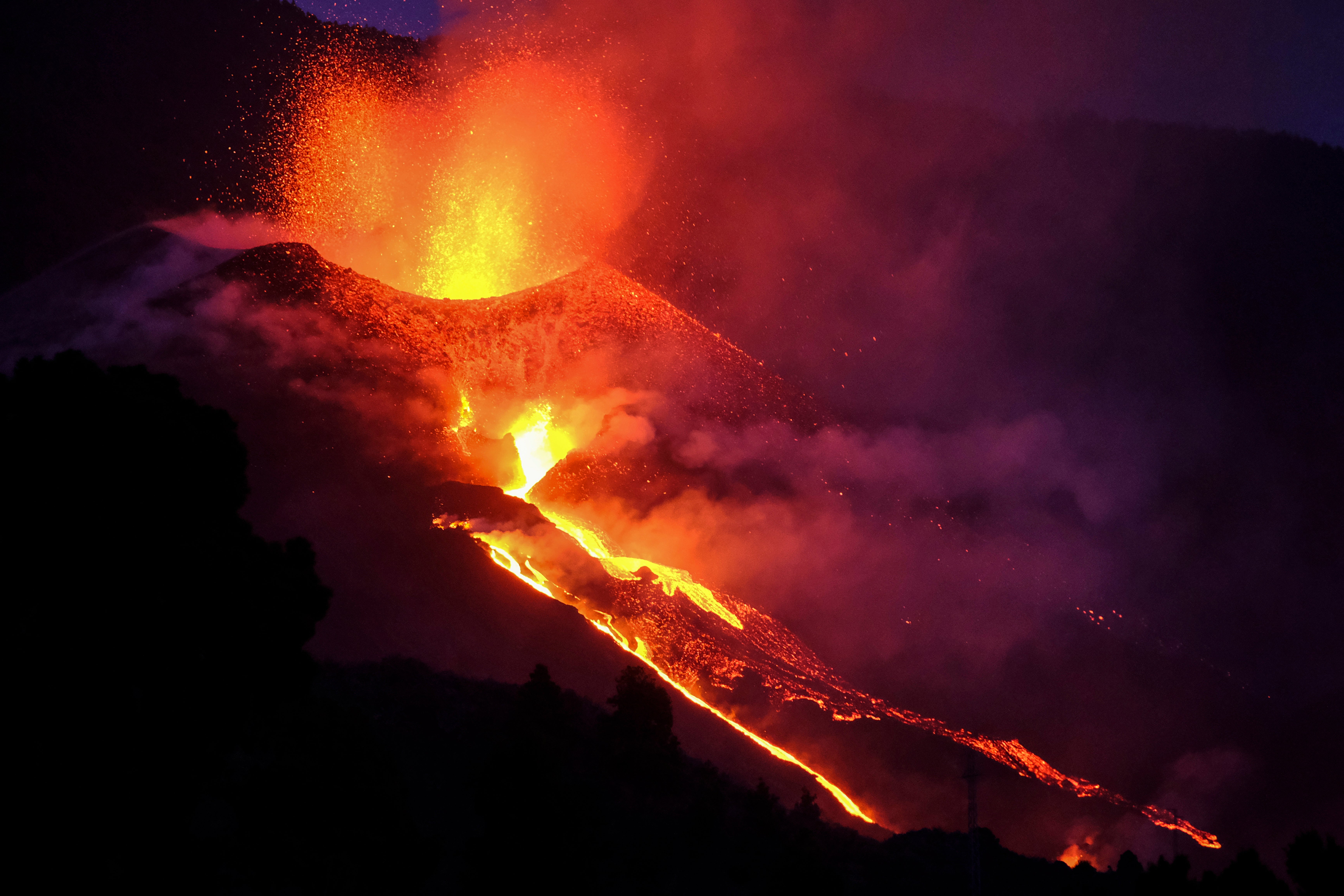 Three fissures have now cracked open since the Cumbre Vieja crater erupted on La Palma island on 19 September