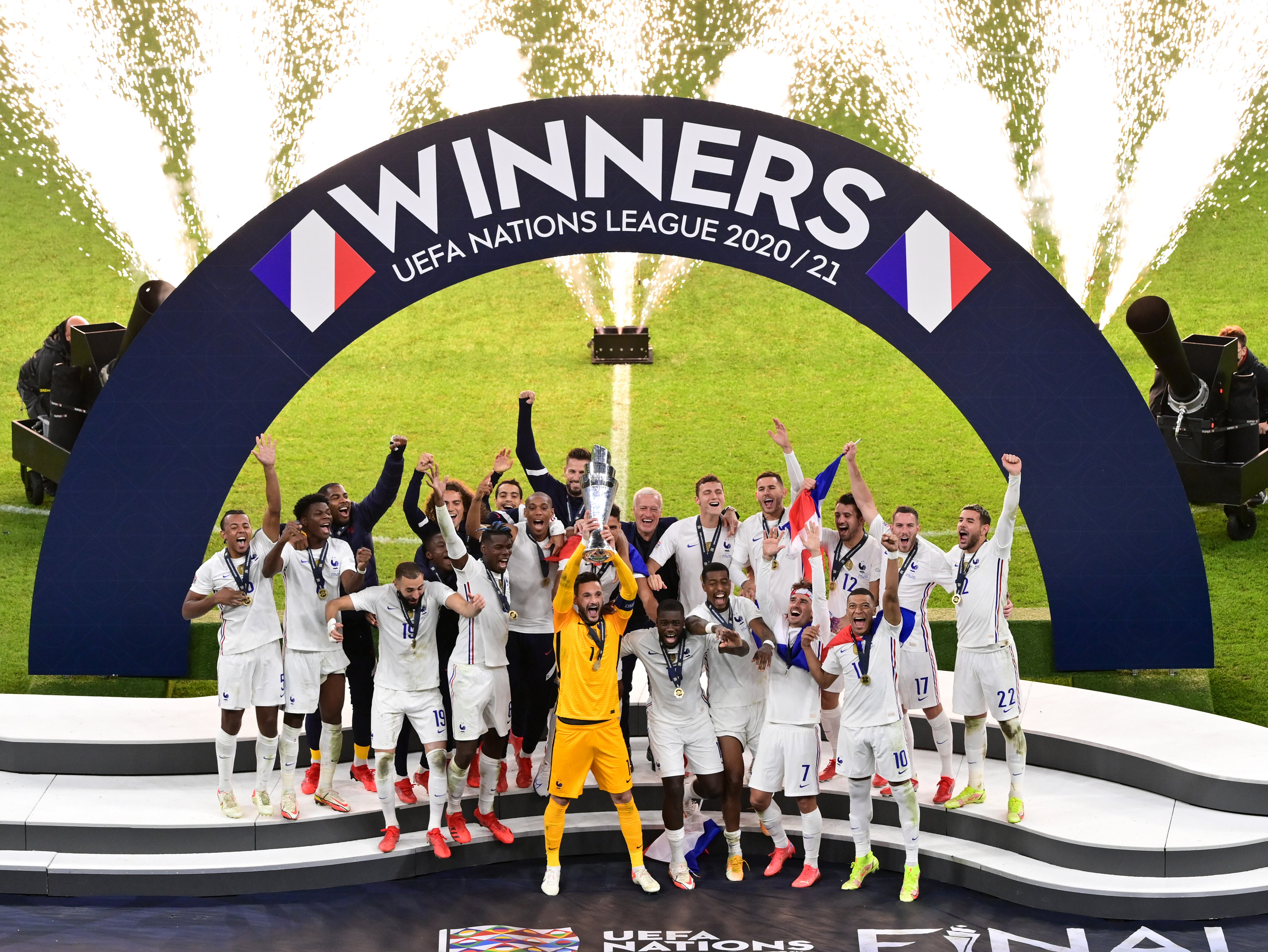<p>France goalkeeper and captain Hugo Lloris lifts the Nations League trophy</p>