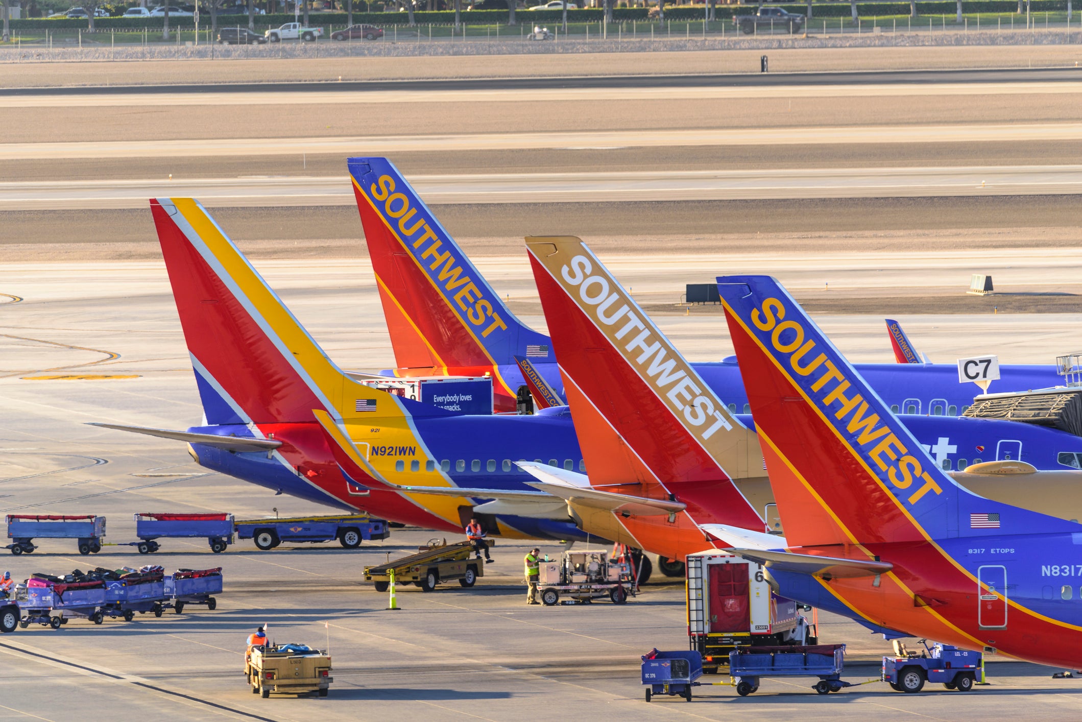 Southwest cancels hundreds more flights as company denies chaos related to vaccine mandate