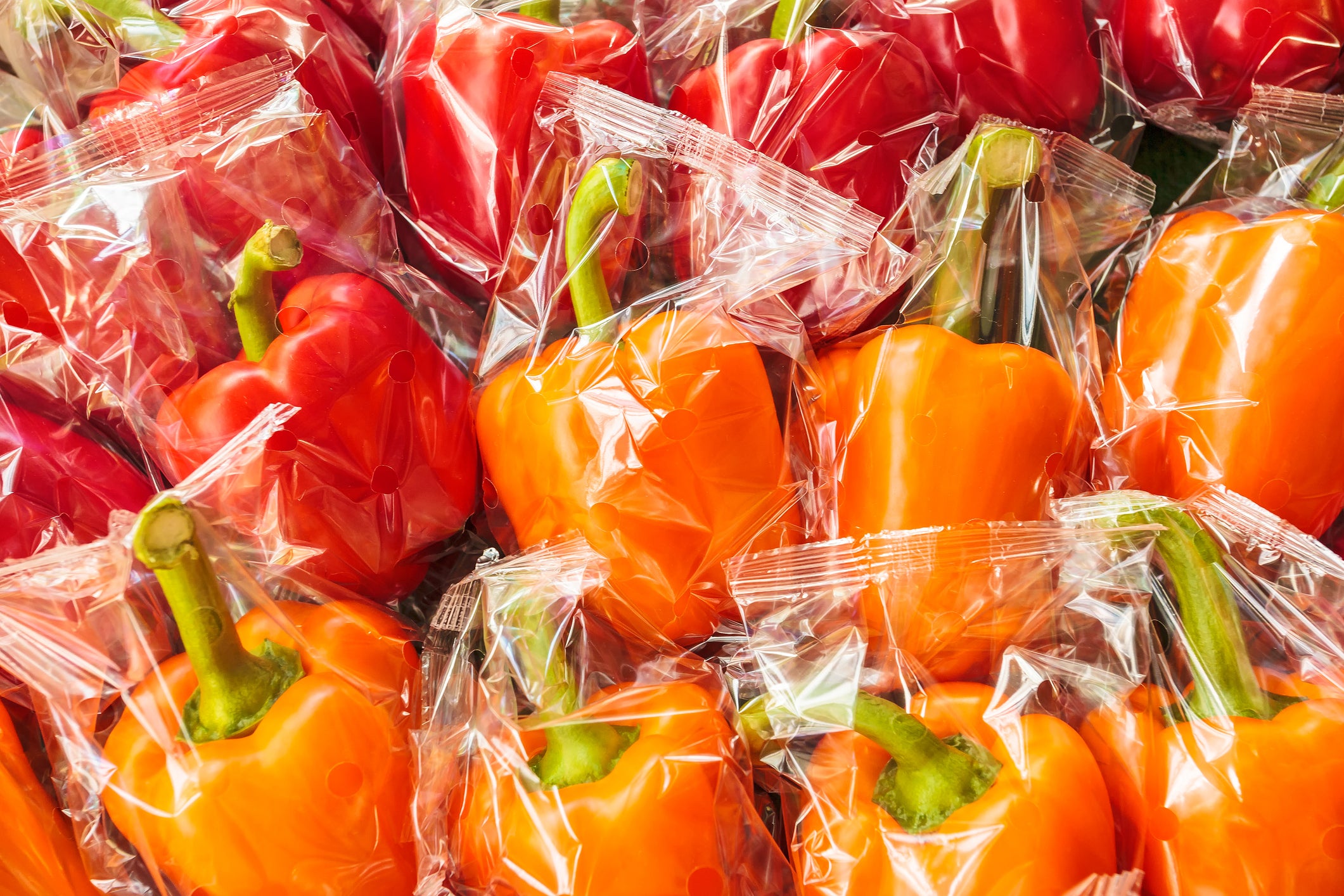 Peppers are among the items which must be sold free of plastic wrapping from January 2022