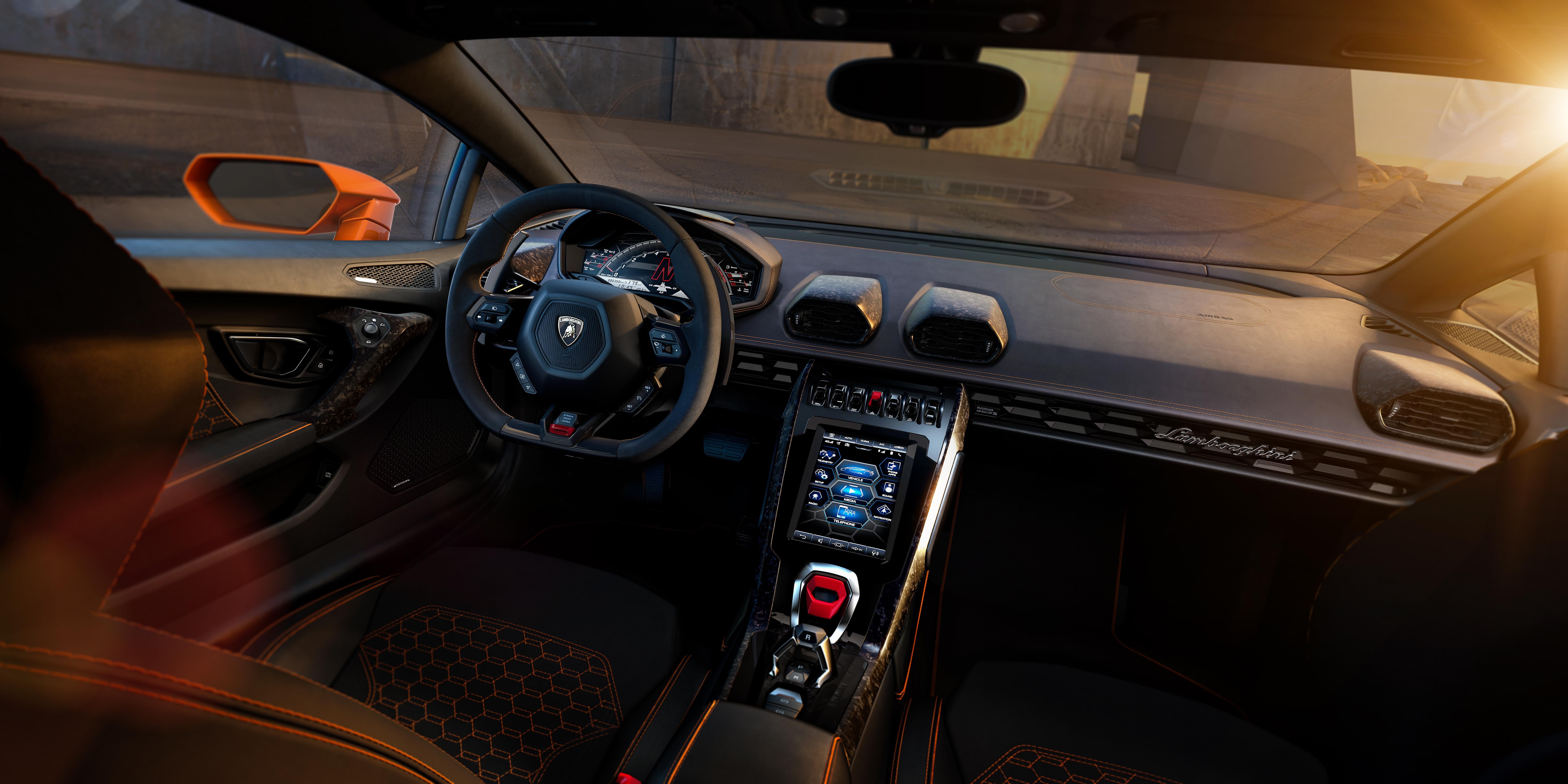 Lamborghini Huracán Evo interior.