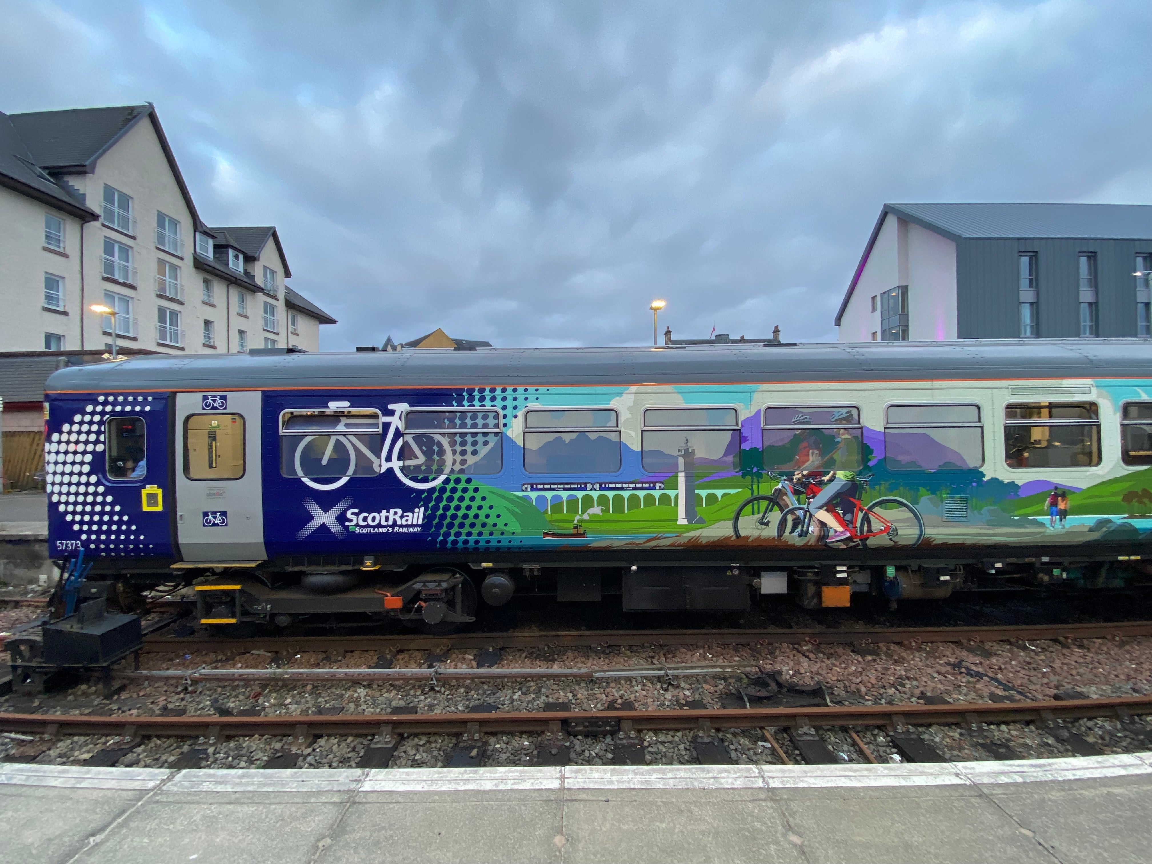 Highland Explorer carriage arriving in Oban