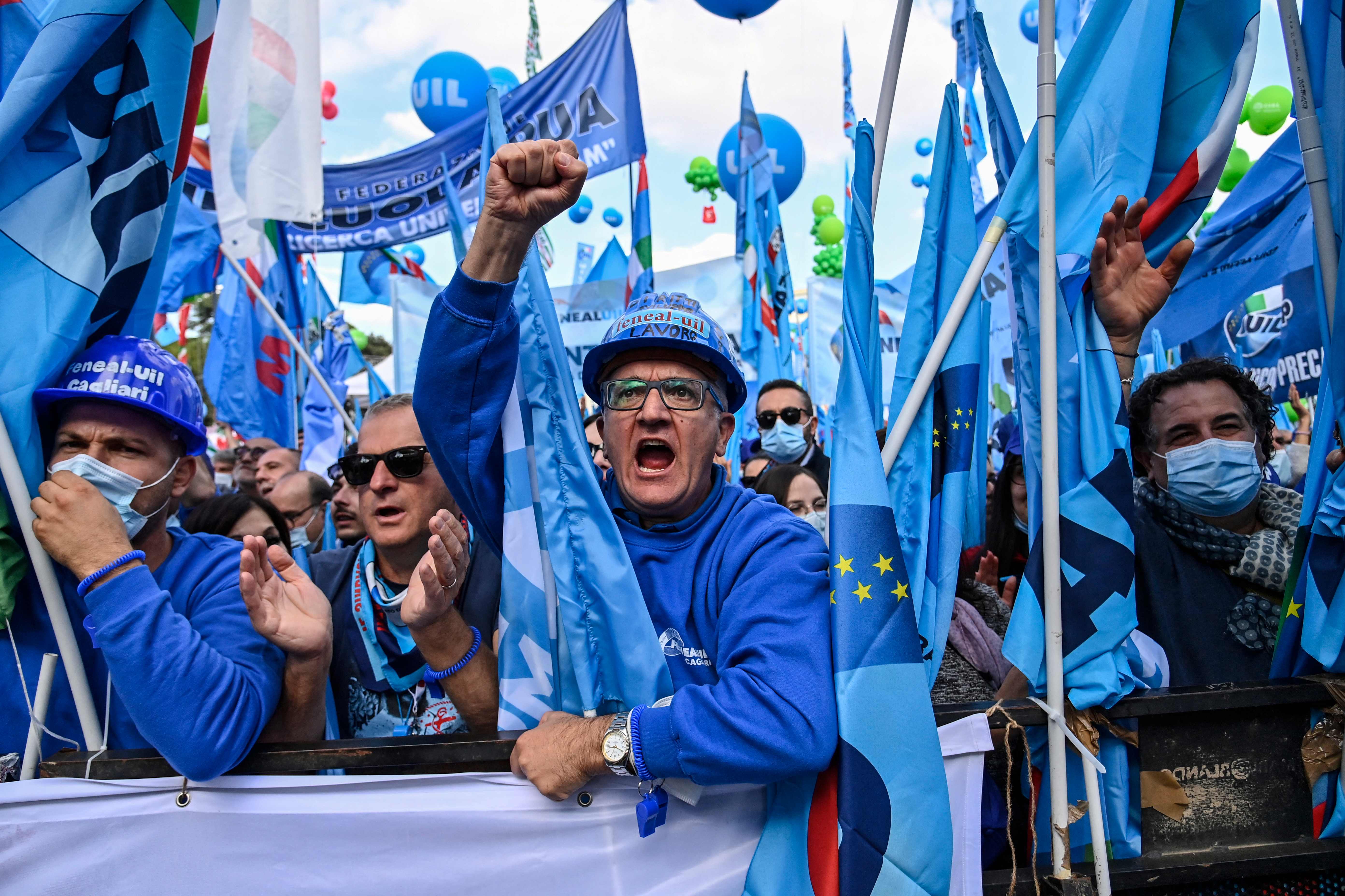 Workers from the Italian Labour Union (UIL) during today’s anti-fascist rally in Rome