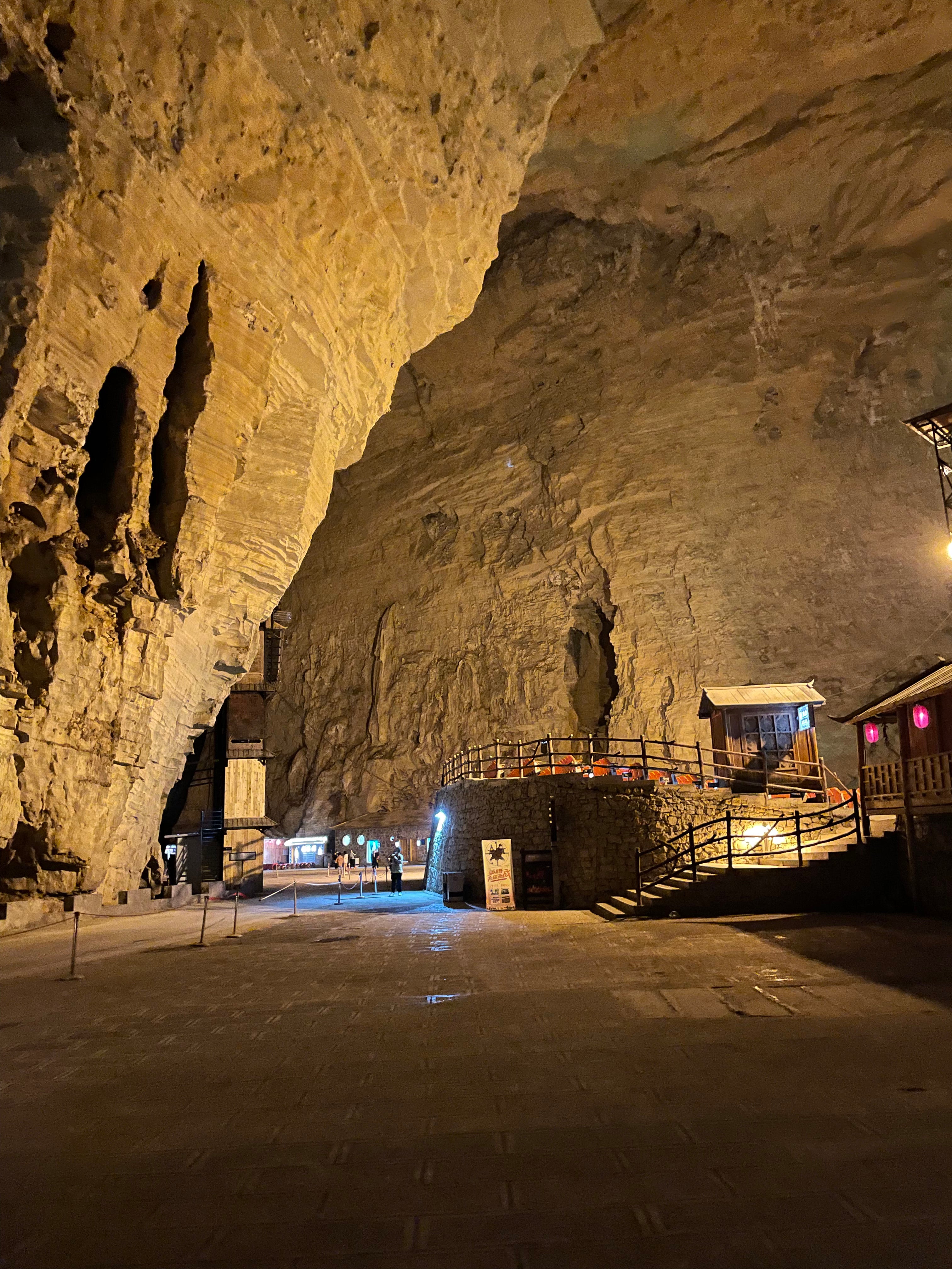 The ‘hall’ near the entrance to the older section of Tenglong Caves system with 37 miles of passages