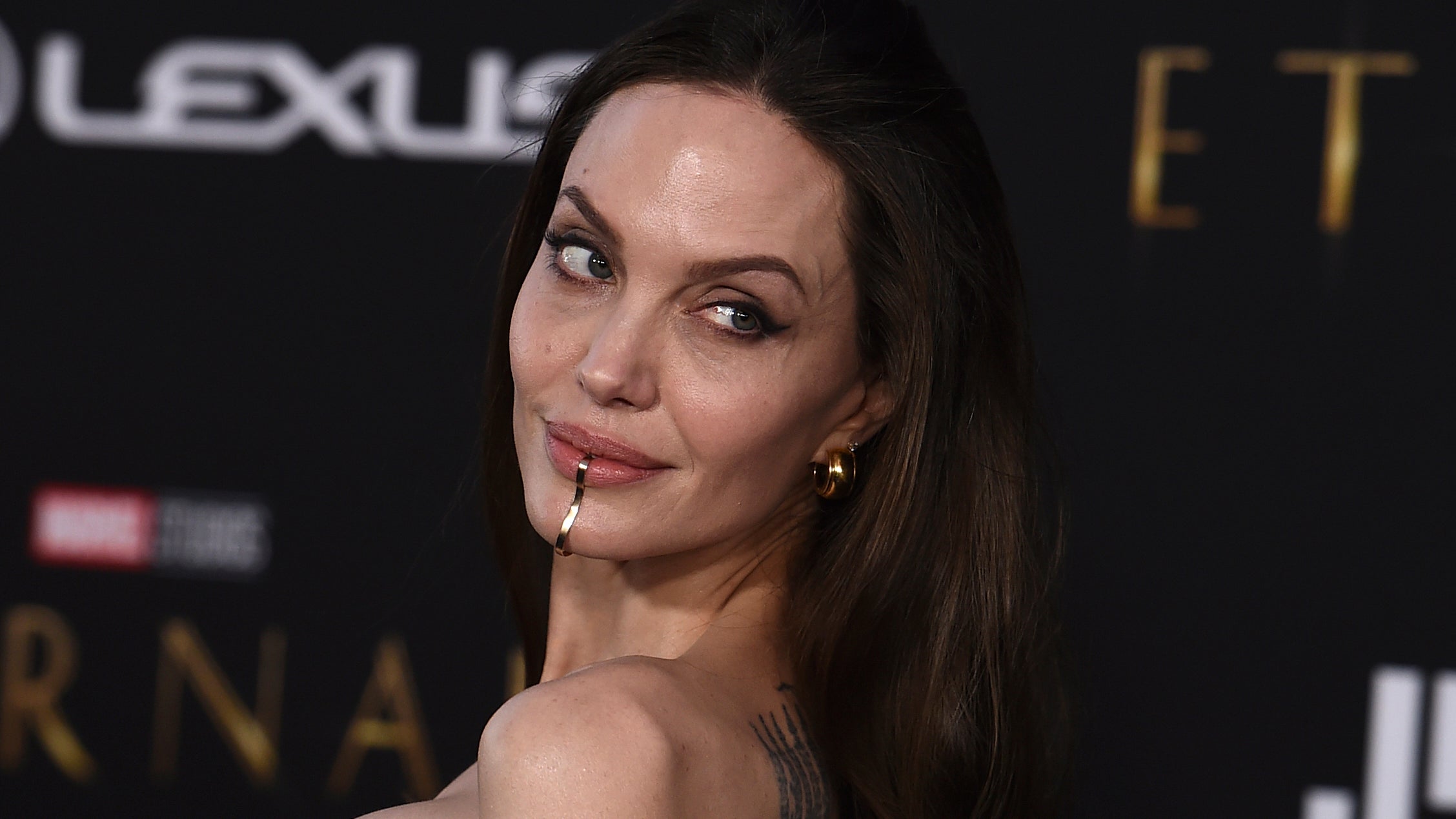 Angelina Jolie rocked a lip cuff on the red carpet (Jordan Strauss/AP)