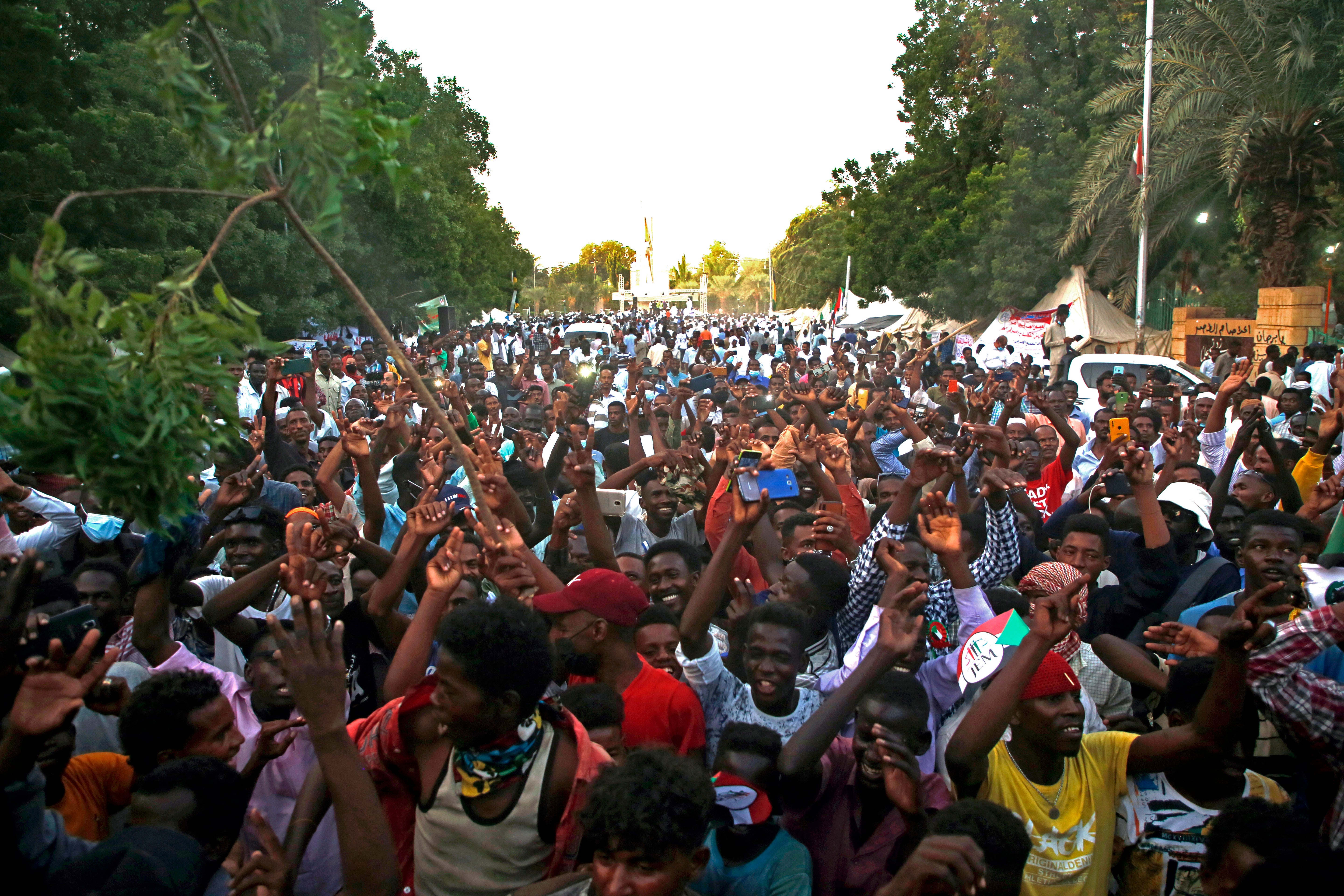 Thousands of Sudanese are demonstrating for the third day in front of the Republican Palace in Khartoum earlier this week