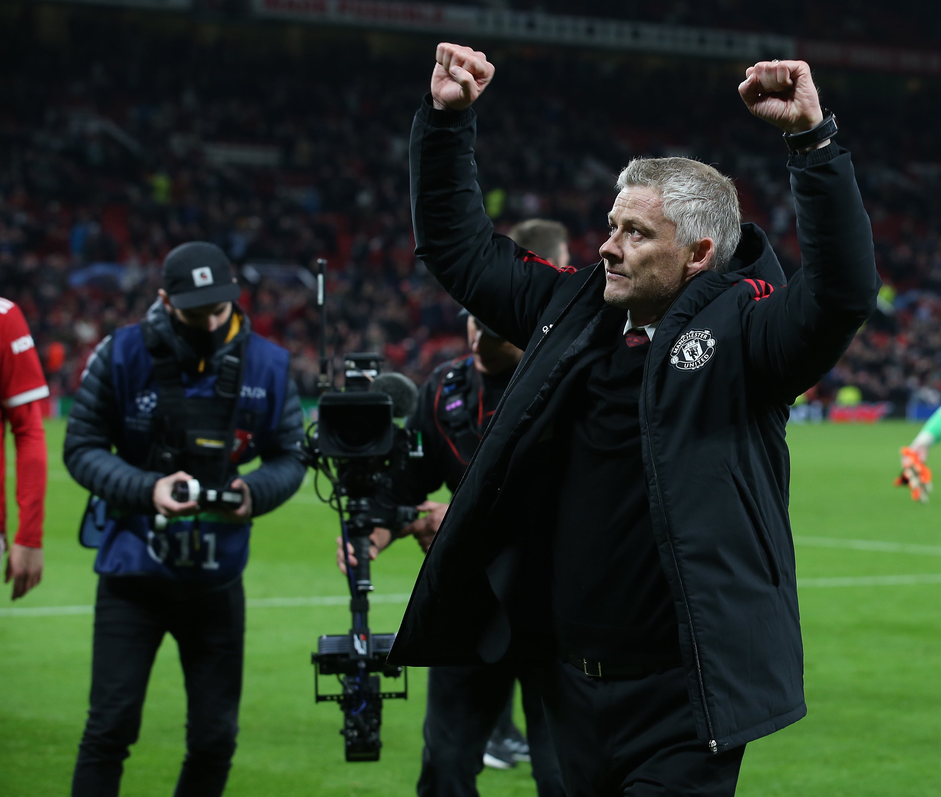 Ole Gunnar Solskjaer celebrates after beating Atalanta