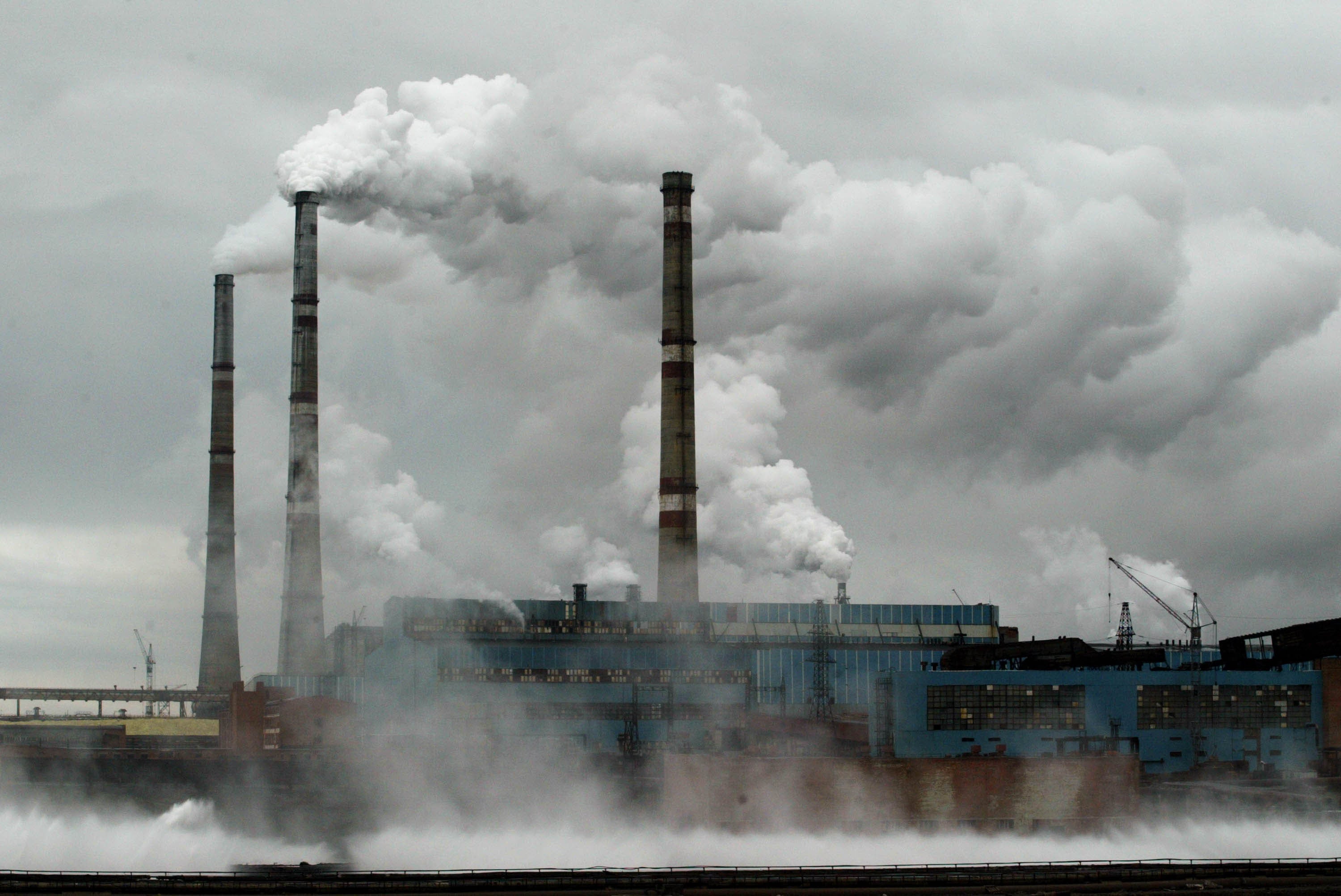 Smokestacks at a nickel refinery in Norilsk, Russia, in 2002: the country is one of the world’s major emitters and has been seen as a climate pariah for some years