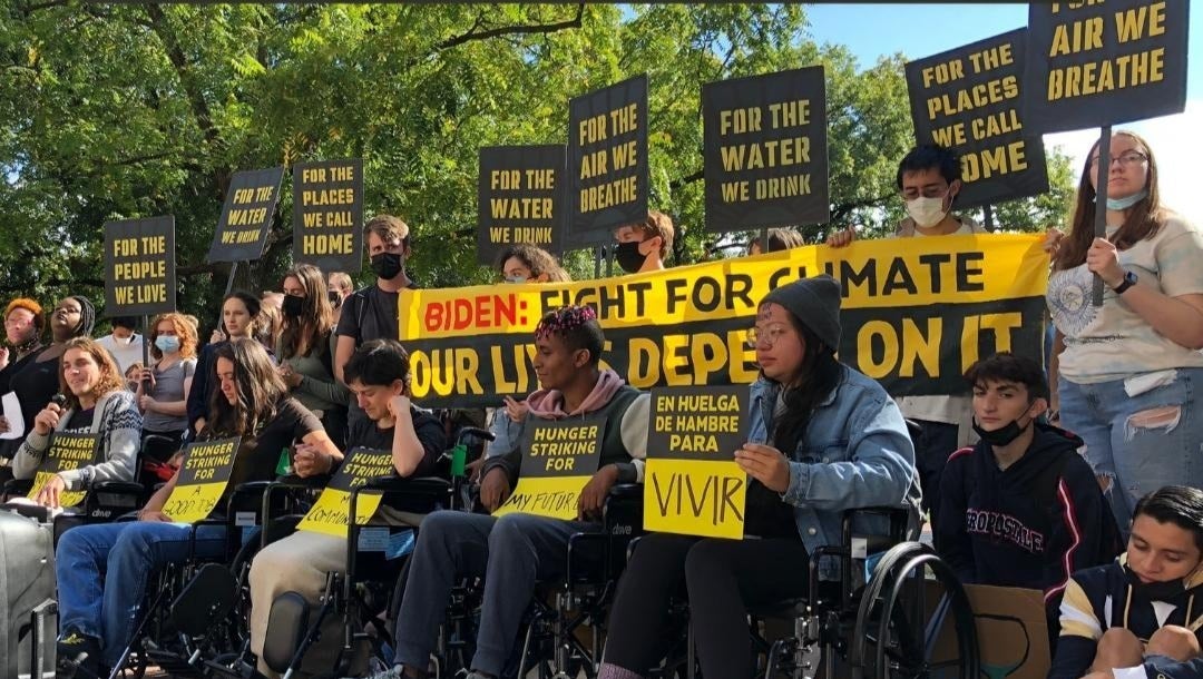 Hunger strikers from Generation on Fire (seated, in wheelchairs) outside the White House