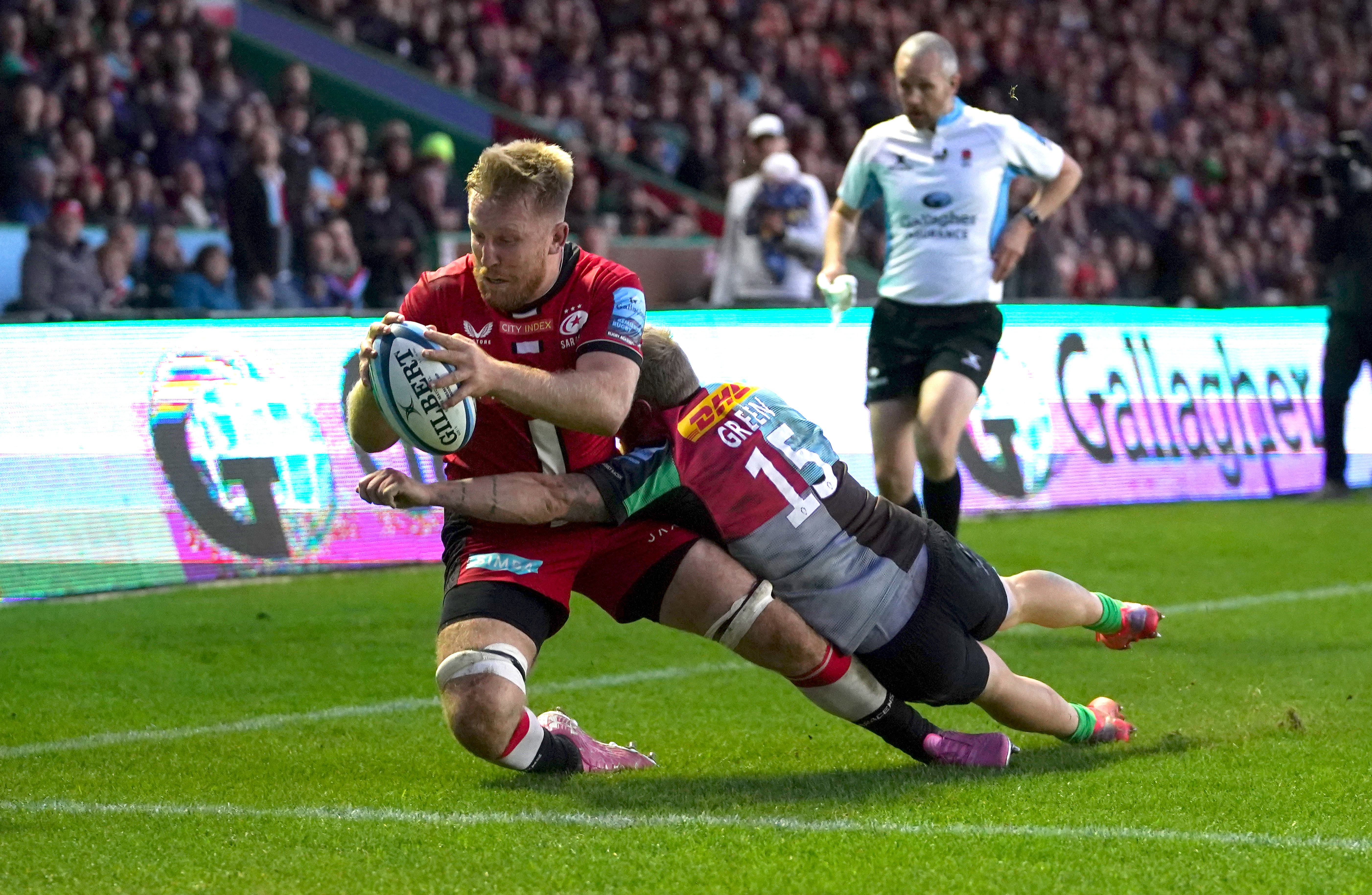 Saracens’ Jackson Wray scores the match-winning try against Harlequins (Adam Davy/PA)